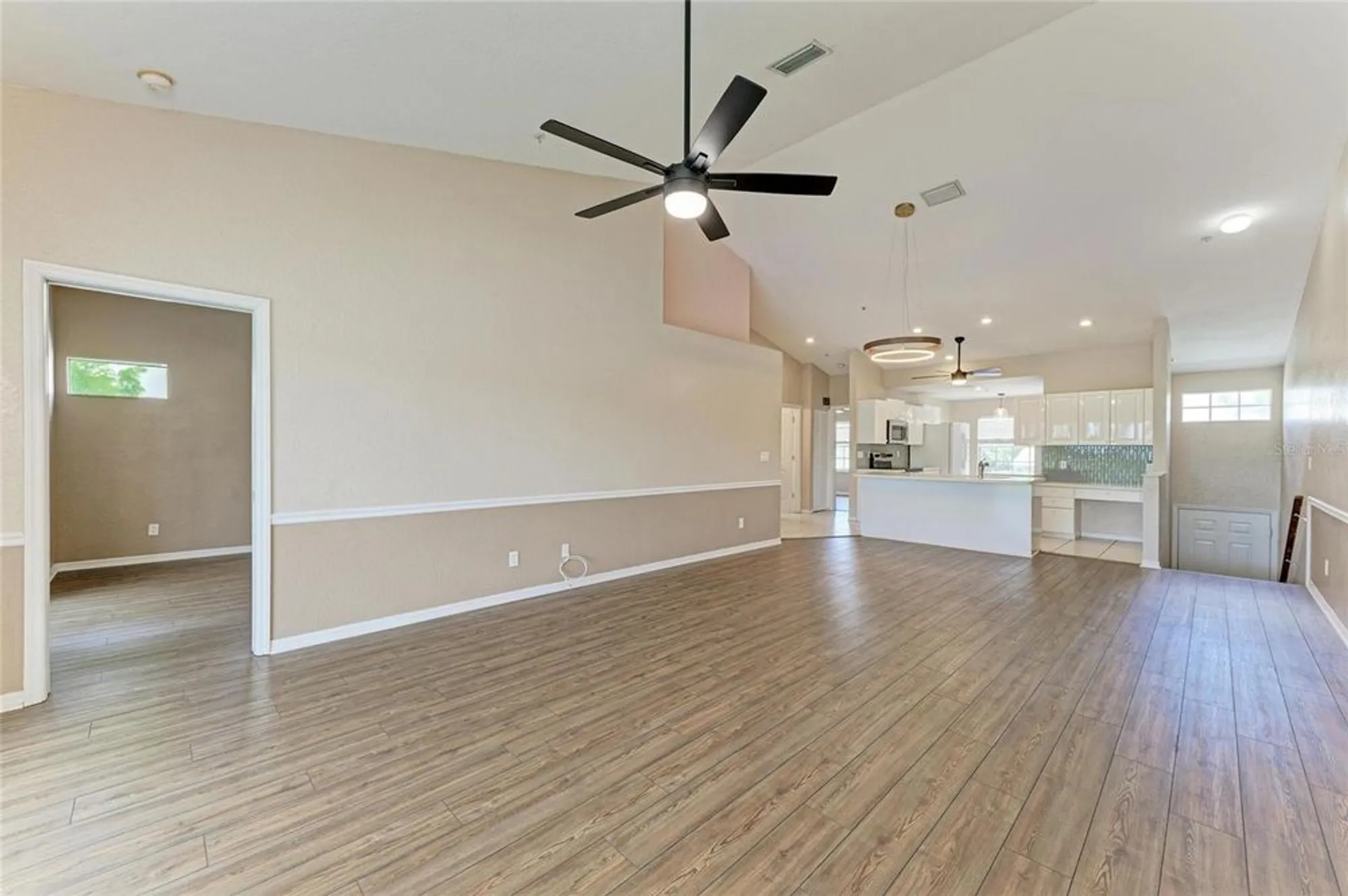 Property Slideshow image 12 of 51 | 6618 pineview ter # 6618, Bradenton, FL, 34203