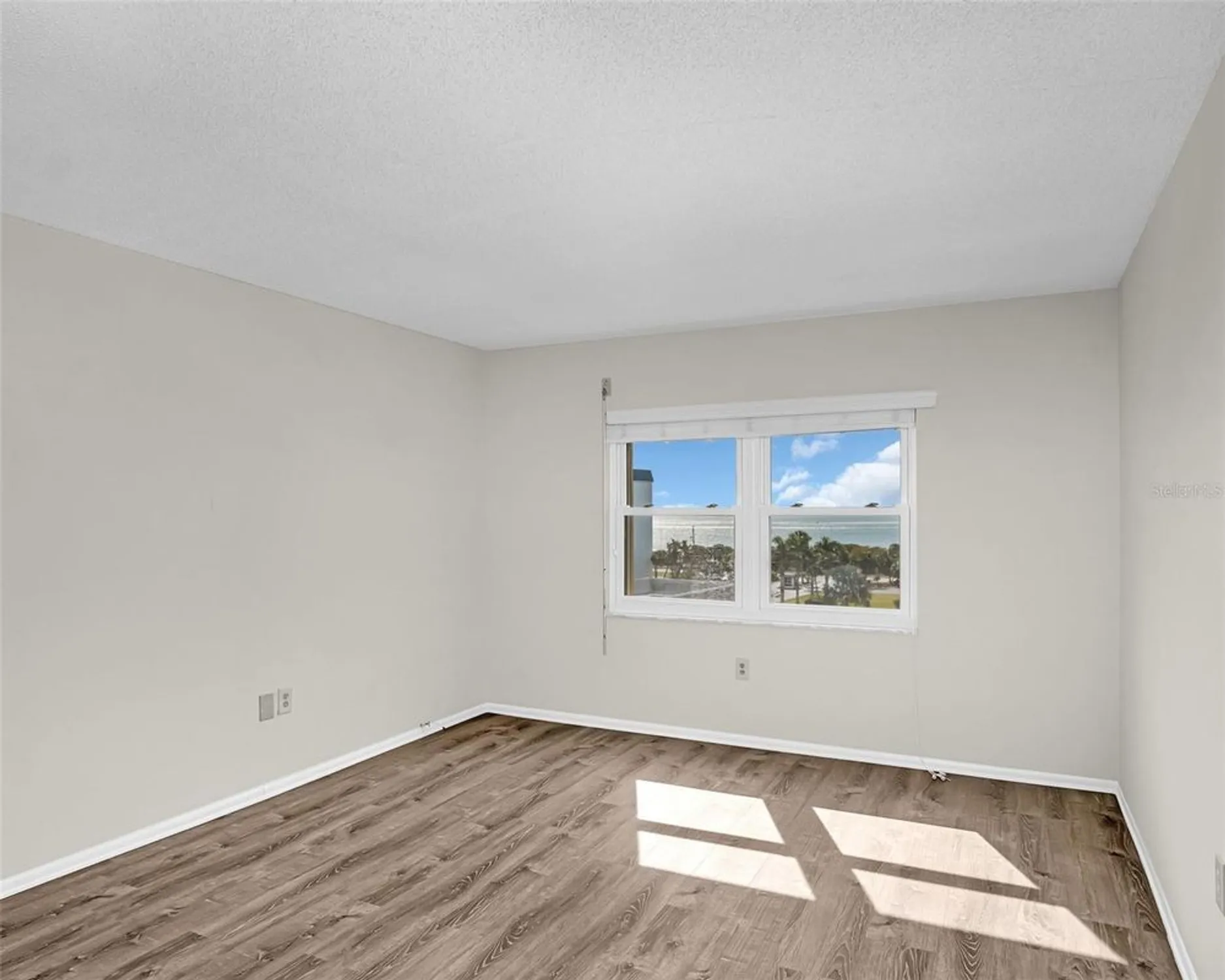 Property Slideshow image 22 of 31 | 9 haig pl 612, Dunedin, FL, 34698