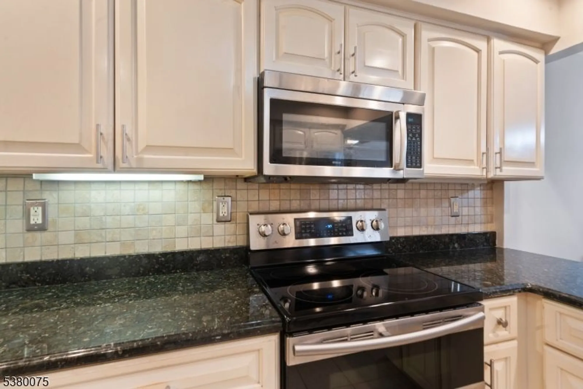 Property Slideshow image 10 of 40 | 16 galway dr, Mendham, NJ, 07945