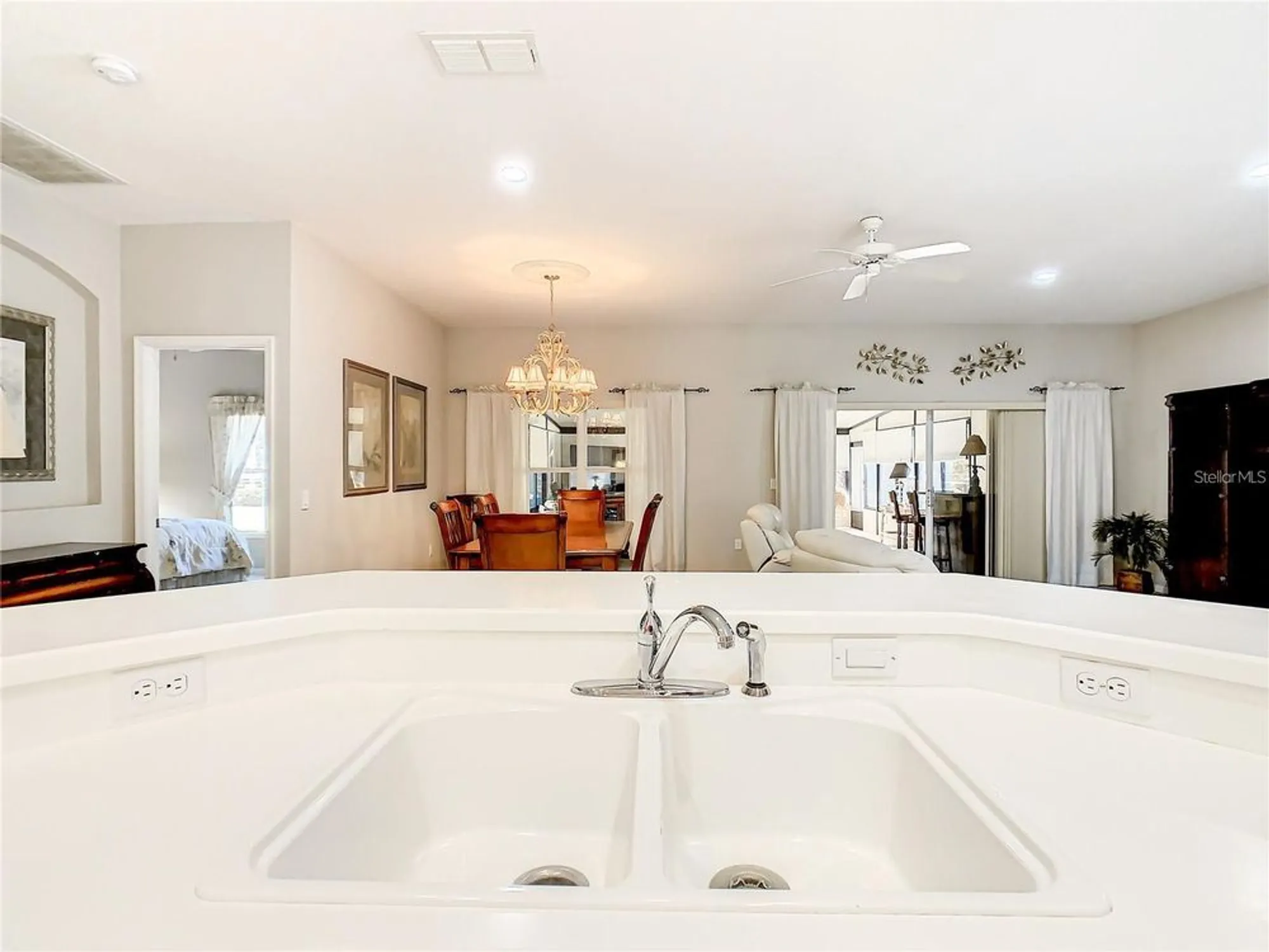 Property Slideshow image 13 of 86 | 417 lake butler dr, Kissimmee, FL, 34759