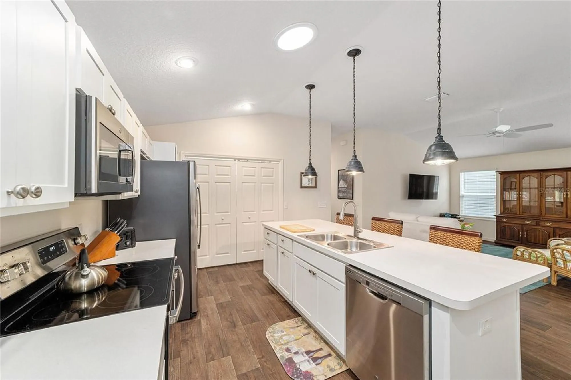 Property Slideshow image 18 of 32 | 972 greg ter, The Villages, FL, 32163