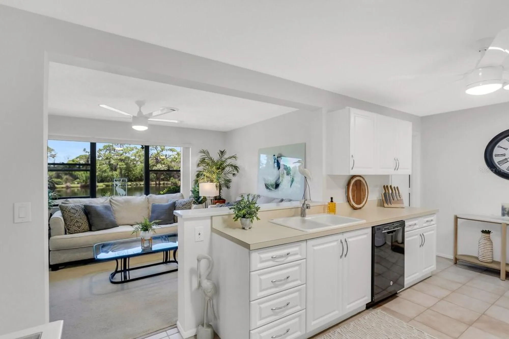 Property Slideshow image 24 of 77 | 8186 terrace garden dr n unit 101, St Petersburg, FL, 33709