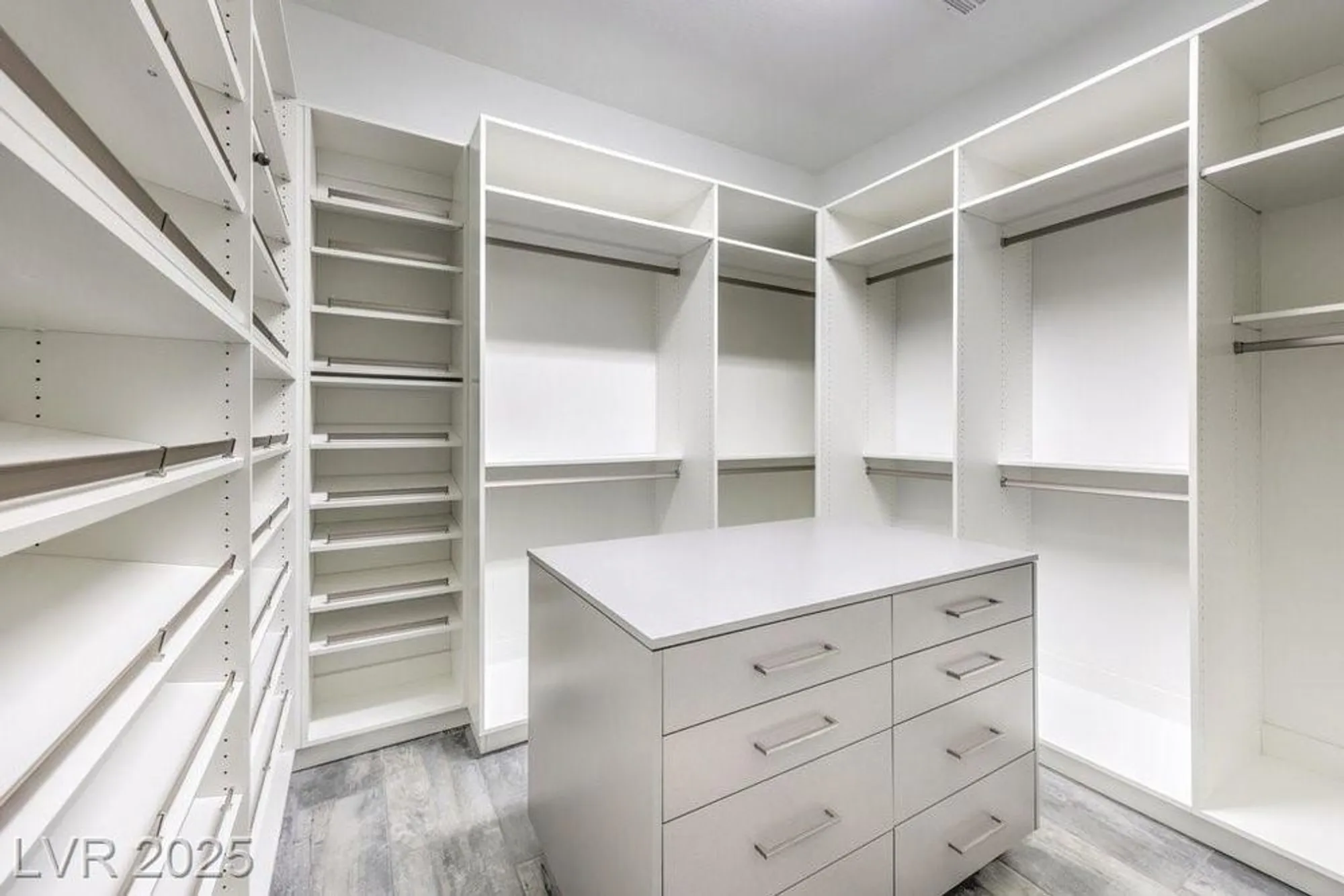 Property Slideshow image 19 of 62 | 9928 regency square ave, Las Vegas, NV, 89148