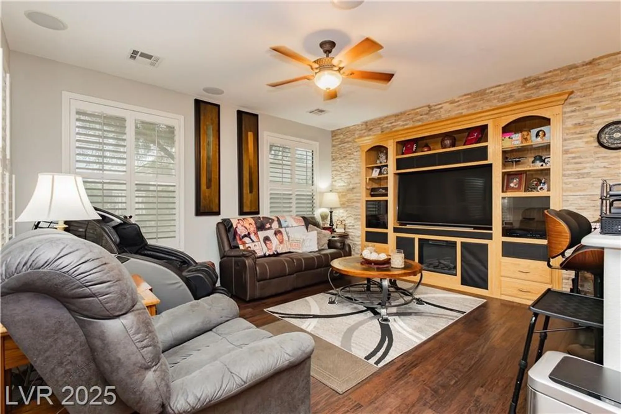 Property Slideshow image 13 of 45 | 10347 profeta ct, Las Vegas, NV, 89135
