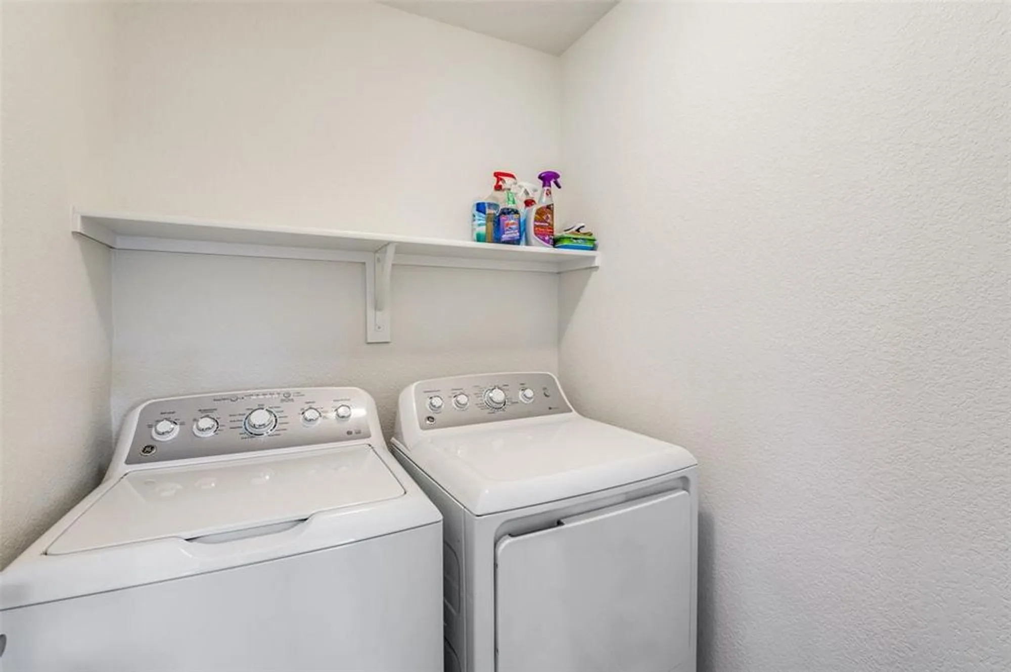 Property Slideshow image 19 of 25 | 8040 cool river dr, Frisco, TX, 75036