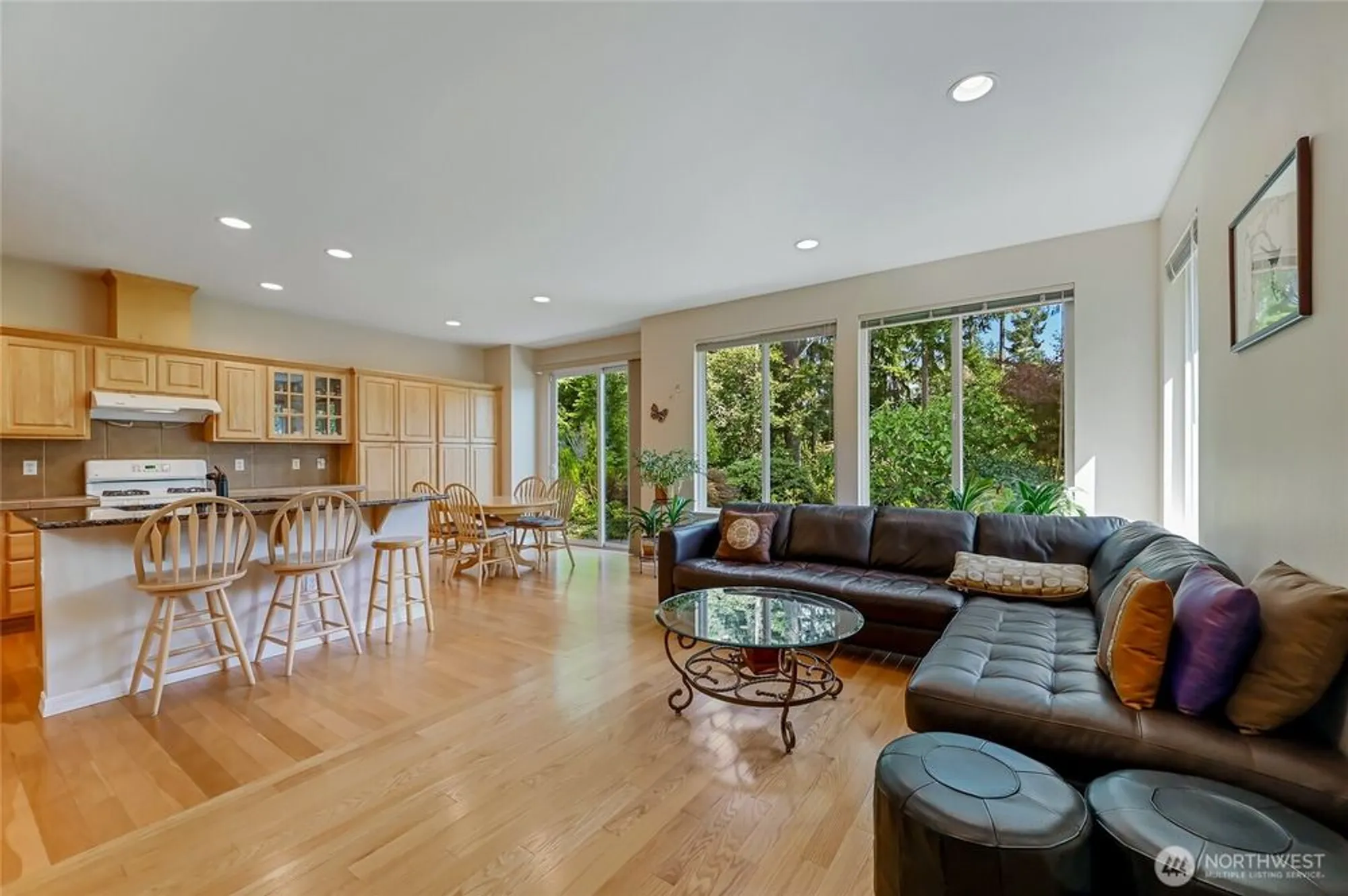 Property Slideshow image 14 of 38 | 24036 ne adair rd, Redmond, WA, 98053