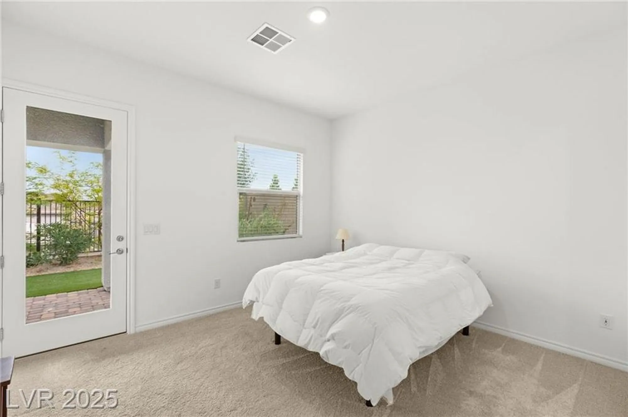Property Slideshow image 19 of 33 | 912 calluna hills ln, Las Vegas, NV, 89138
