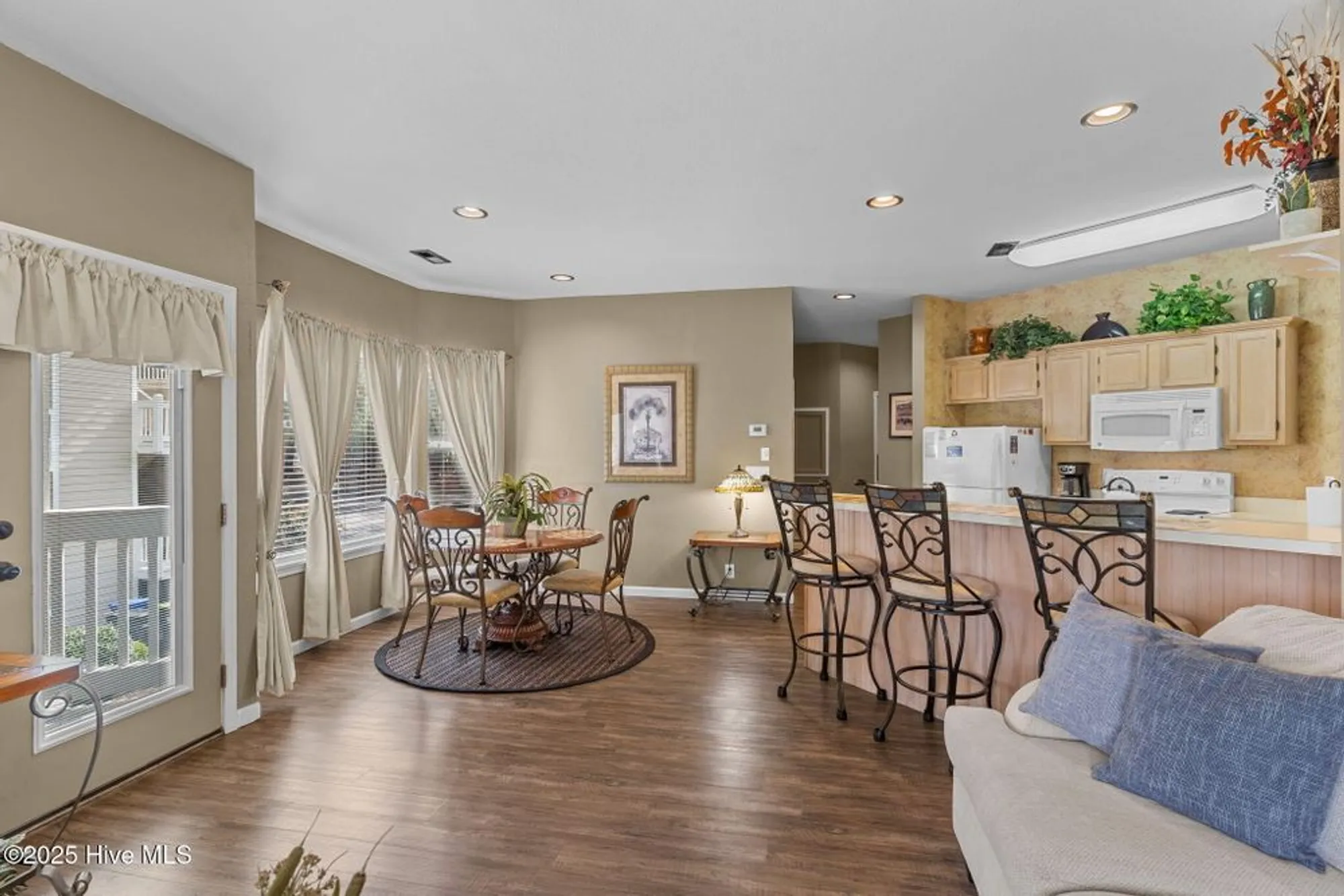 Property Slideshow image 9 of 60 | 213 kings trl 1004, Sunset Beach, NC, 28468