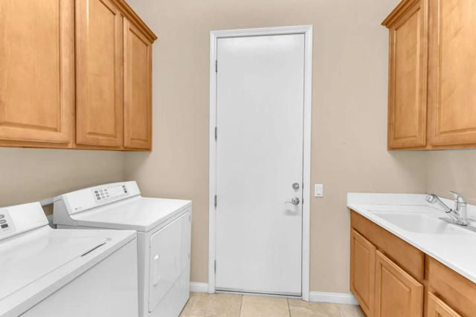 Property Slideshow image 31 of 47 | 81183 avenida tres lagunas, Indio, CA, 92203