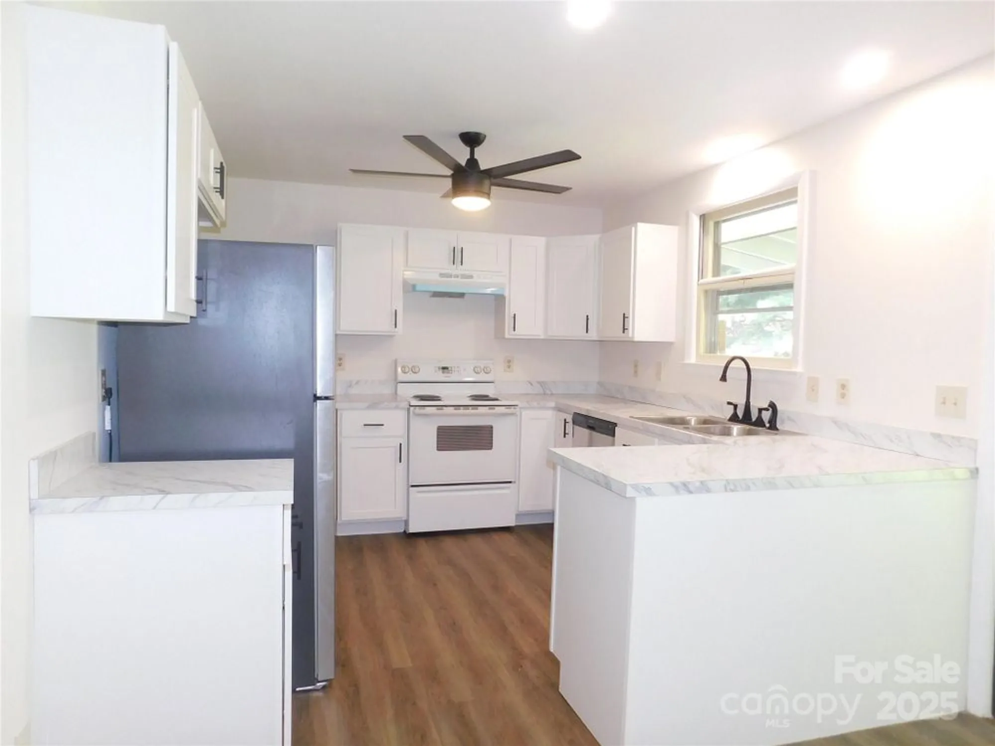 Property Slideshow image 5 of 33 | 125 fulton dr, Hendersonville, NC, 28792