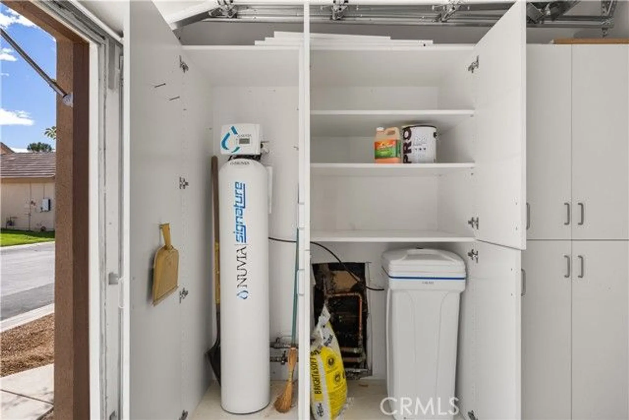 Property Slideshow image 42 of 60 | 19598 rolling green dr, Apple Valley, CA, 92308