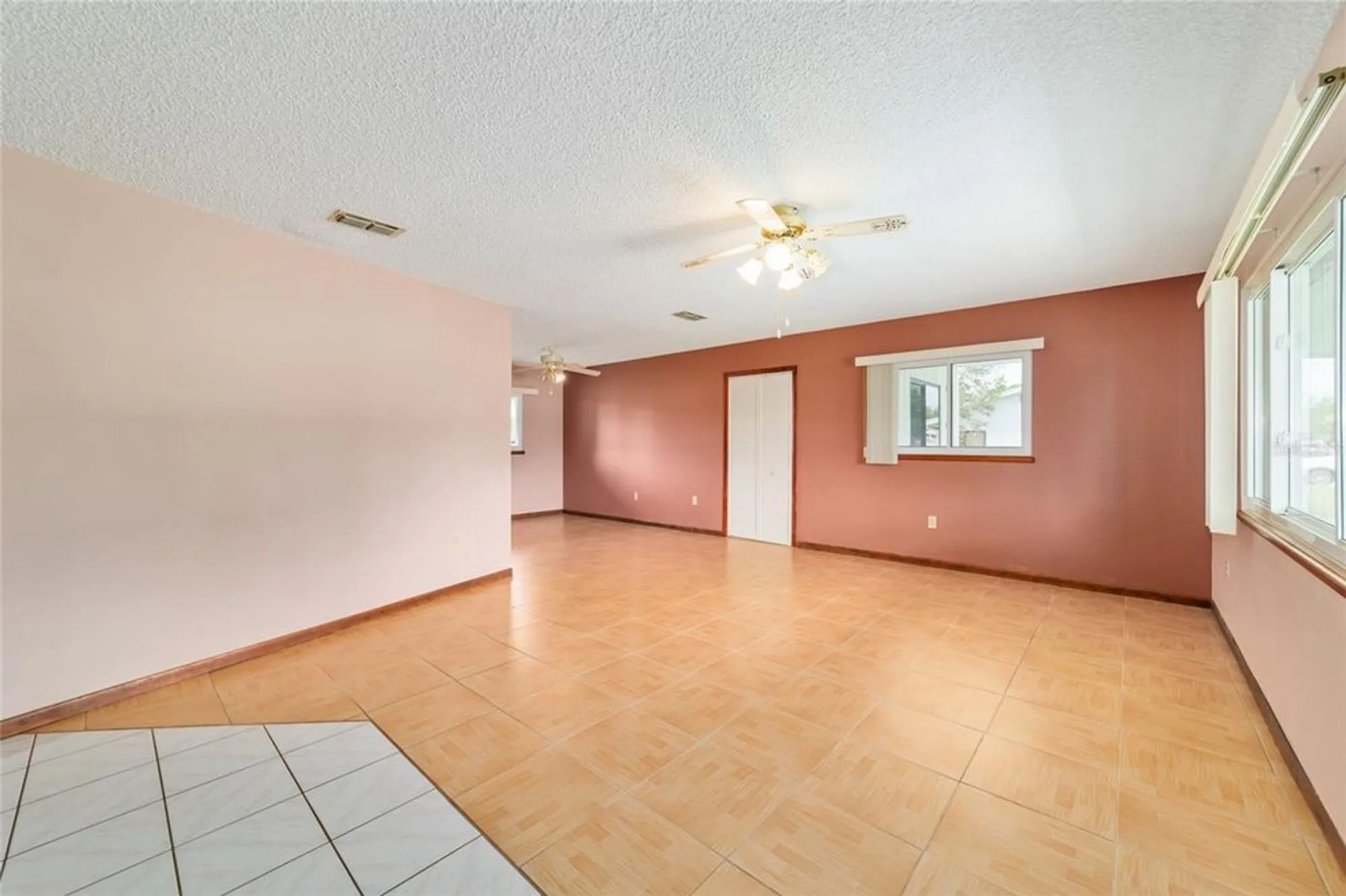 Property Slideshow image 10 of 62 | 9841 sw 102nd pl, Ocala, FL, 34481