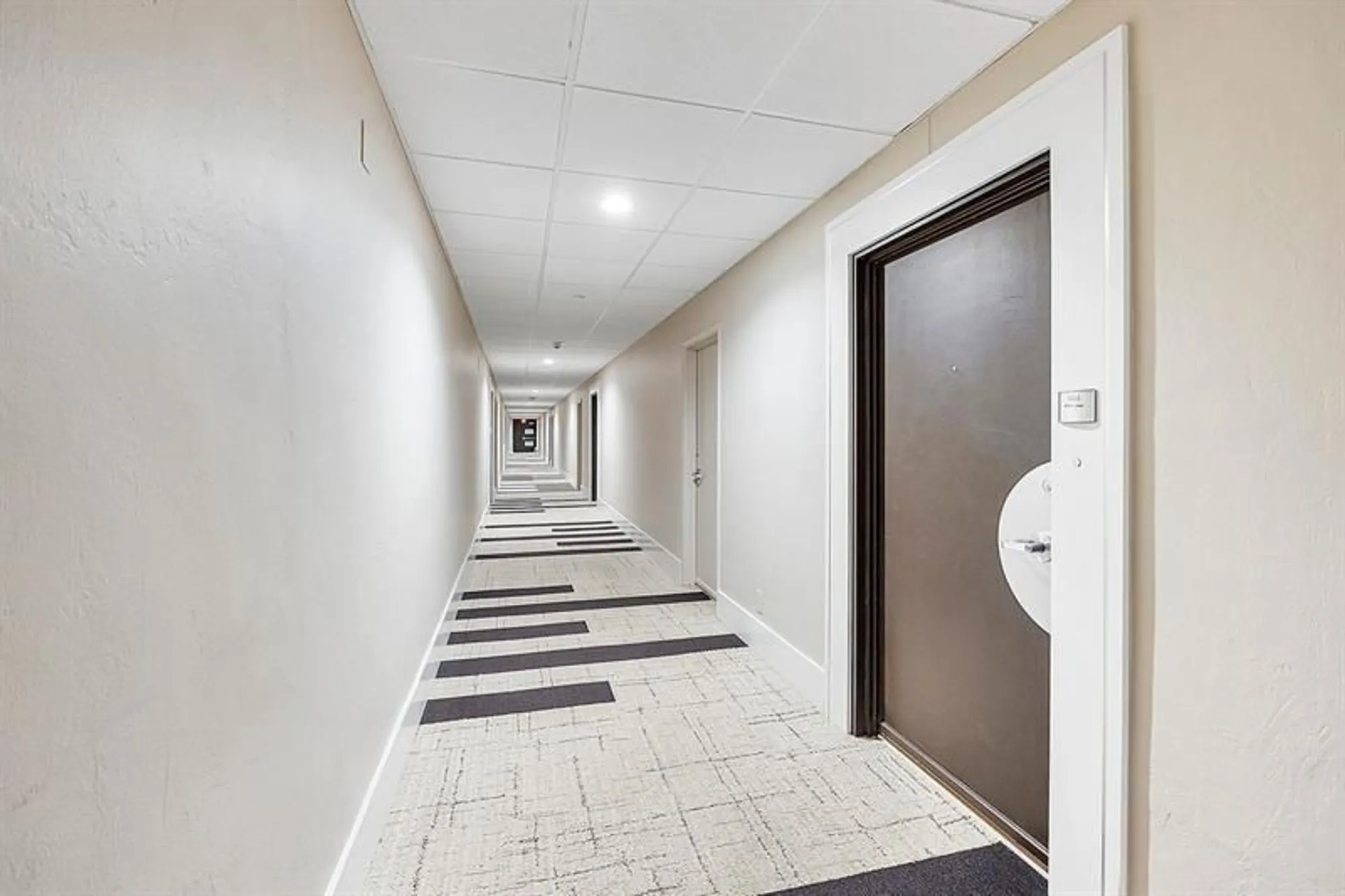 Property Slideshow image 3 of 53 | 3300 ne 36th st 303, Fort Lauderdale, FL, 33308