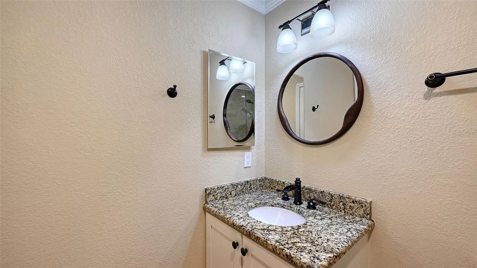 Property Slideshow image 34 of 63 | 7340 golf pointe cir, Sarasota, FL, 34243