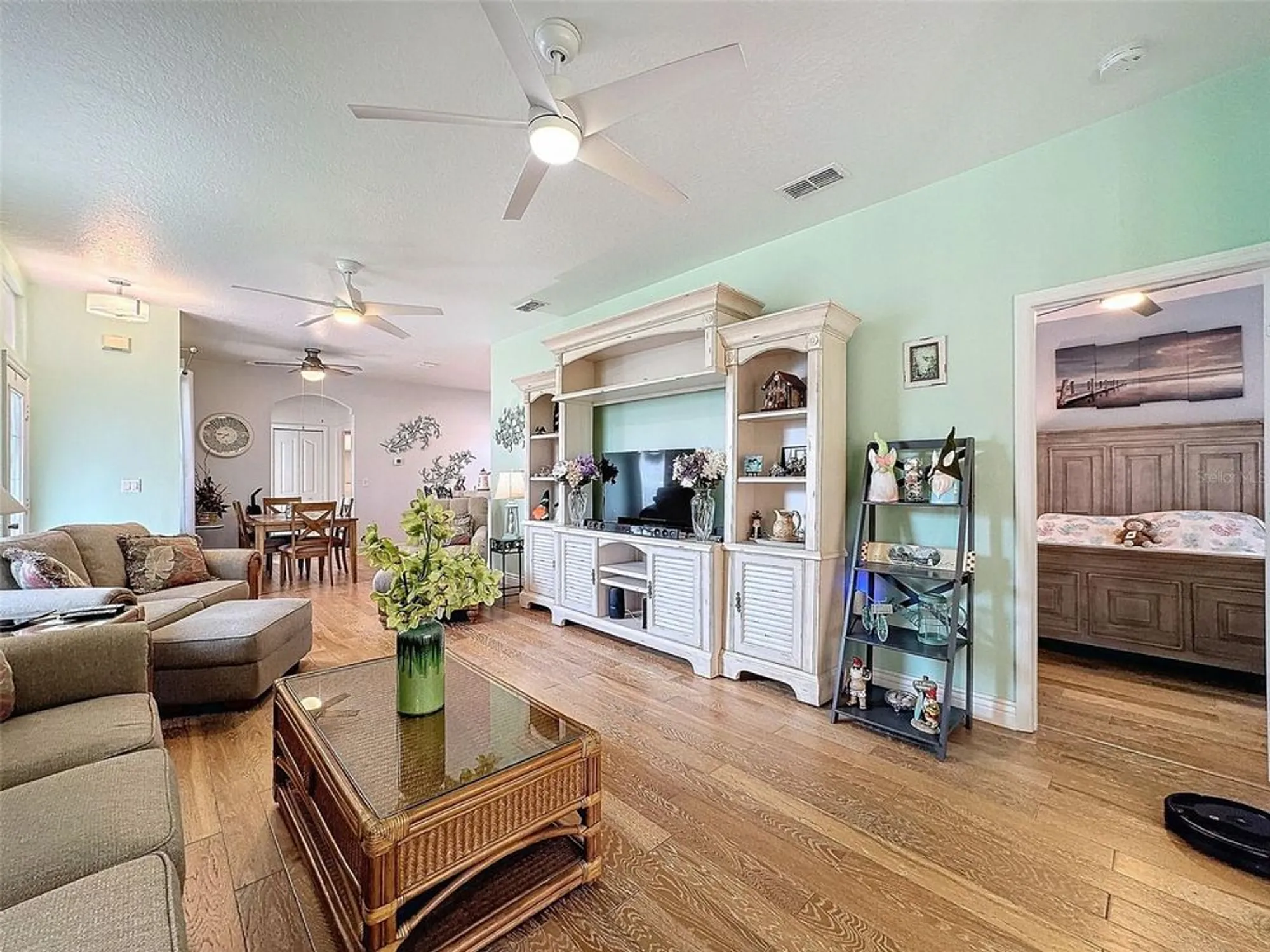 Property Slideshow image 16 of 57 | 11723 foxworth ln, New Port Richey, FL, 34654