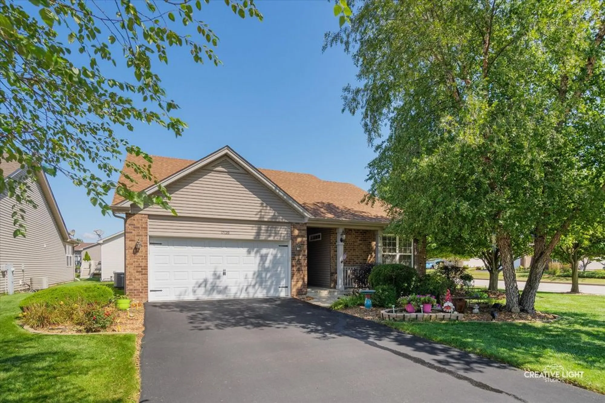 Property Slideshow image 2 of 17 | 17120 carlislie ln, Lockport, IL, 60441