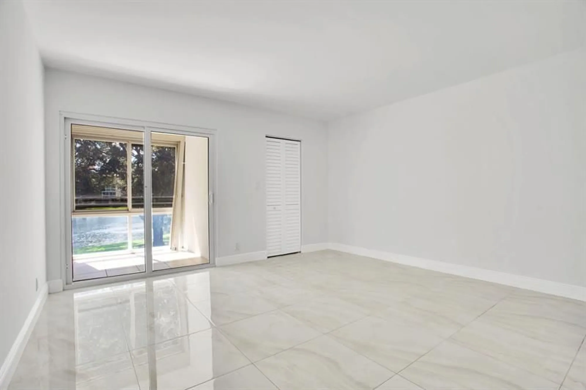 Property Slideshow image 14 of 32 | 2202 lucaya bnd h2, Coconut Creek, FL, 33066