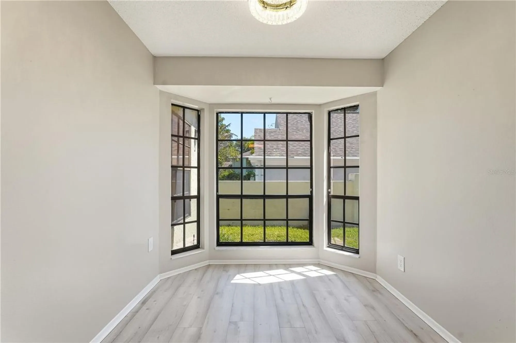 Property Slideshow image 13 of 31 | 3499 cedar ln, Palm Harbor, FL, 34684