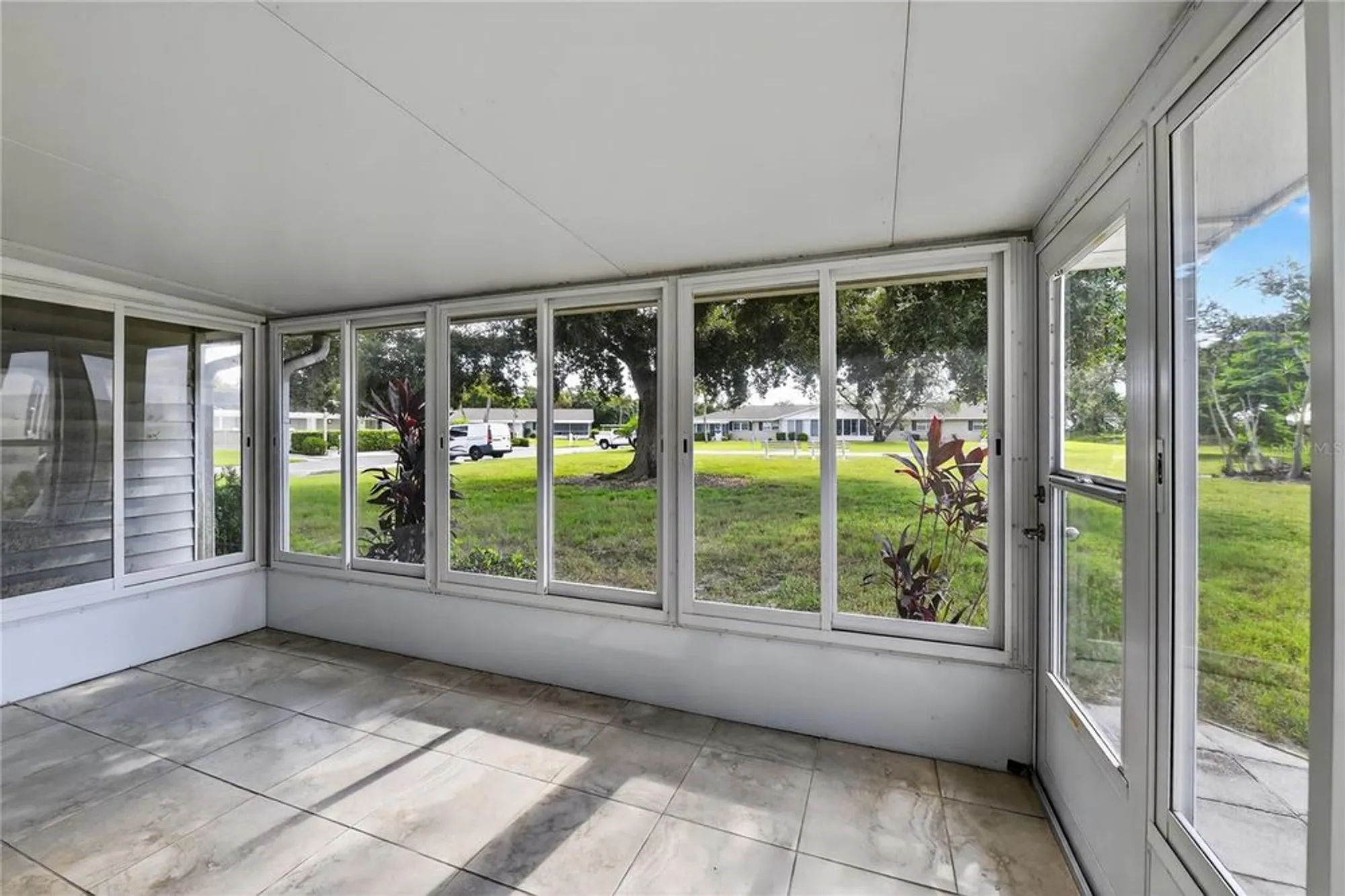 Property Slideshow image 22 of 27 | 2560 golf course dr 507, Sarasota, FL, 34234