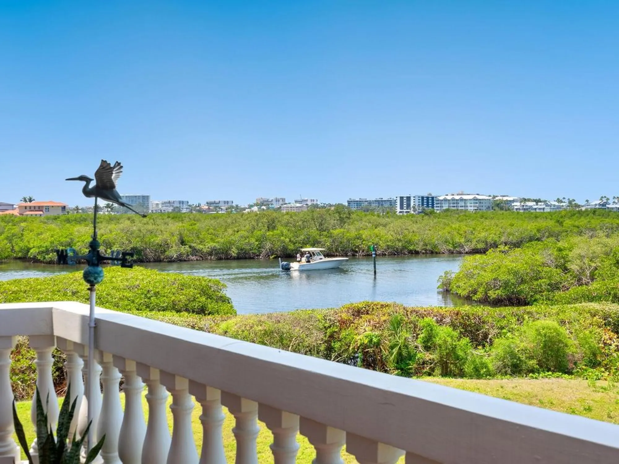 Property Slideshow image 17 of 61 | 5430 eagles point cir 101, Sarasota, FL, 34231