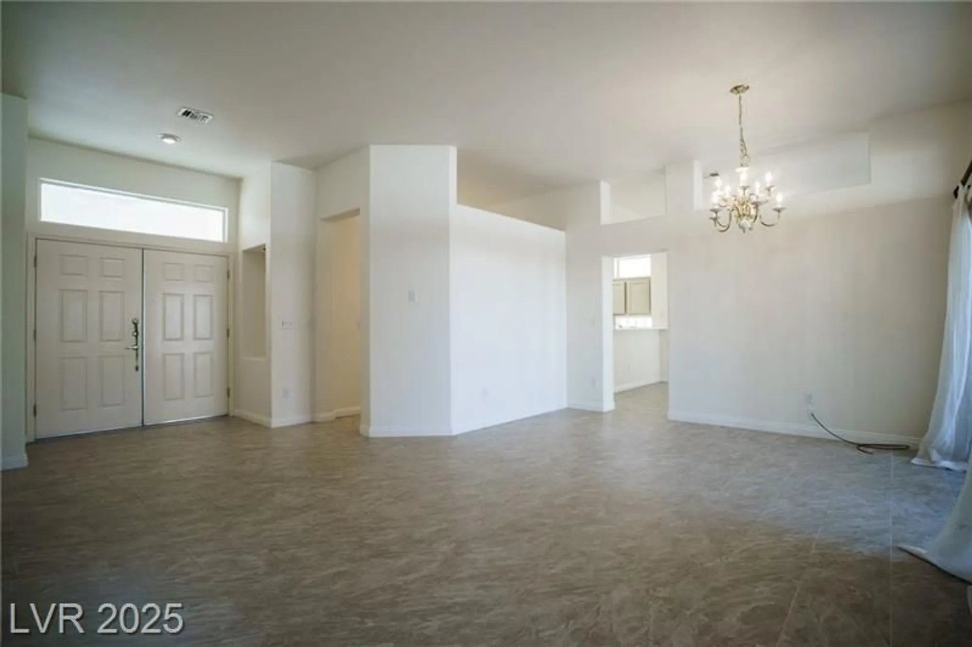 Property Slideshow image 7 of 32 | 10520 shoalhaven dr, Las Vegas, NV, 89134