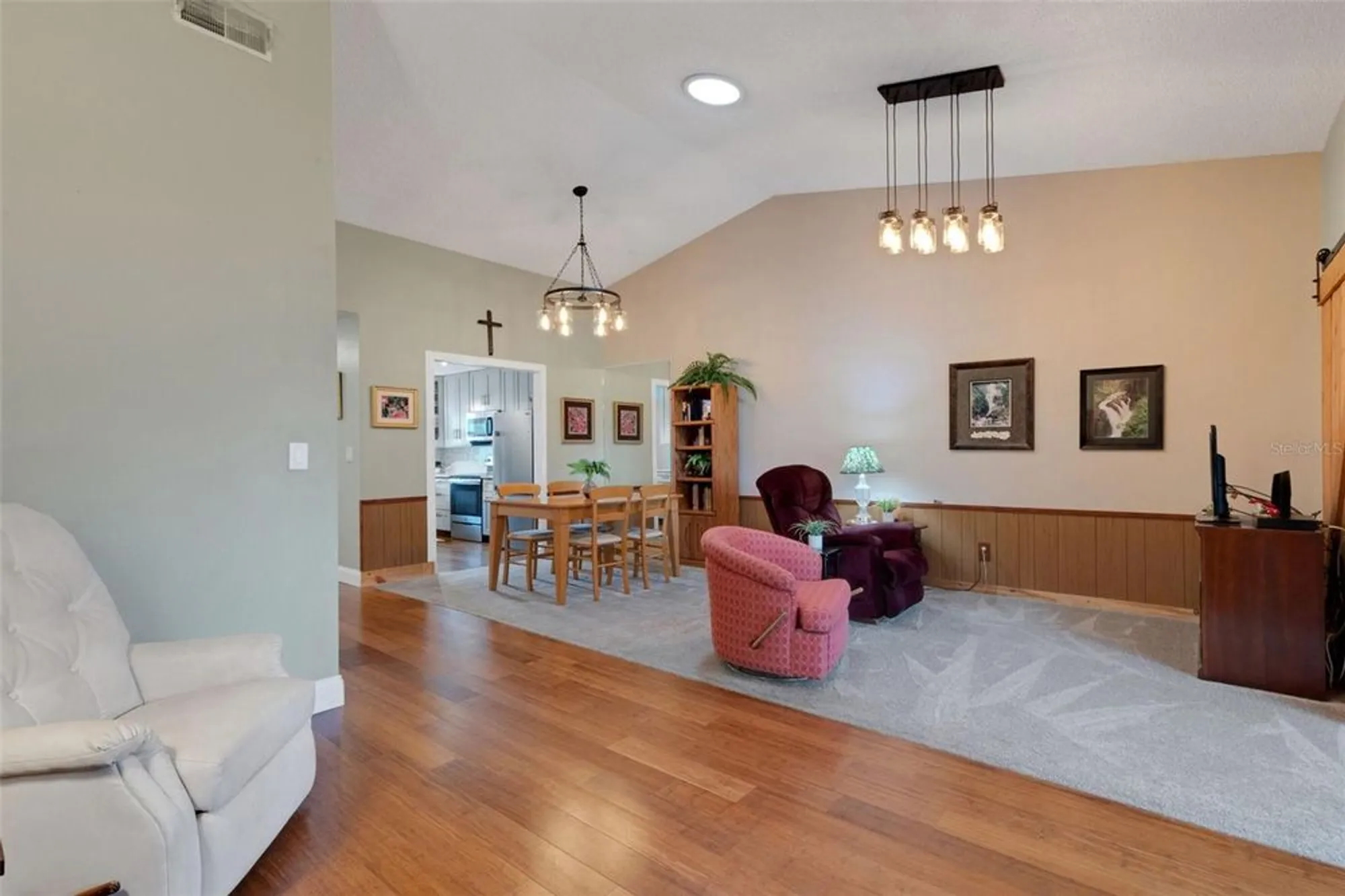 Property Slideshow image 5 of 91 | 1065 tartan dr c, Palm Harbor, FL, 34684