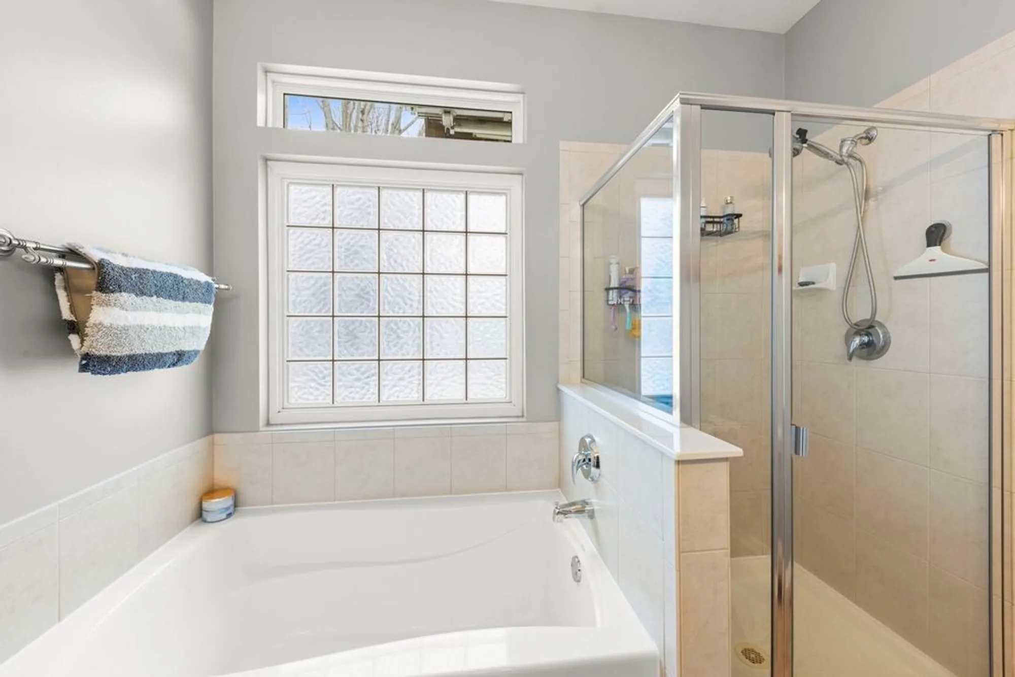 Property Slideshow image 16 of 58 | 16174 seneca lake cir, Crest Hill, IL, 60403