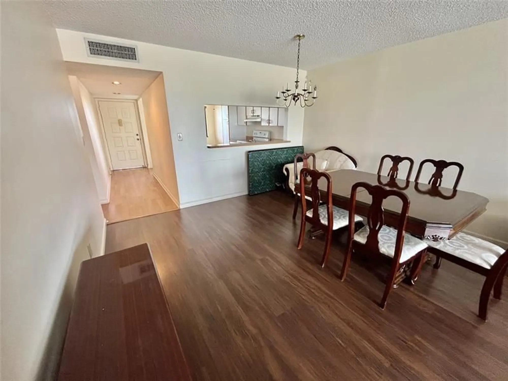 Property Slideshow image 9 of 29 | 9691 n belfort cir 305, Tamarac, FL, 33321