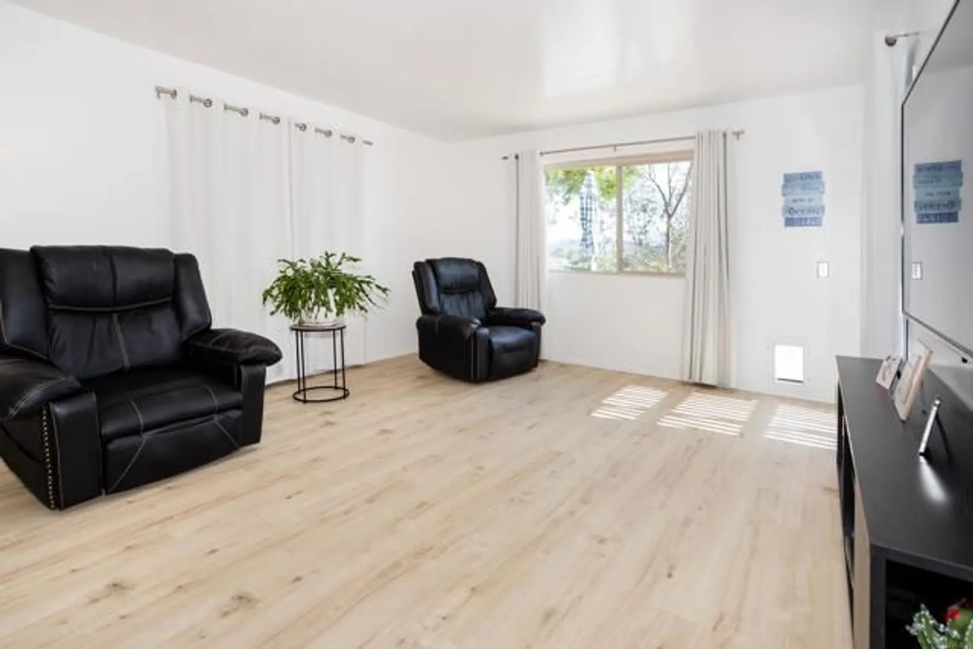 Property Slideshow image 15 of 25 | 1540 highridge dr, Oceanside, CA, 92056