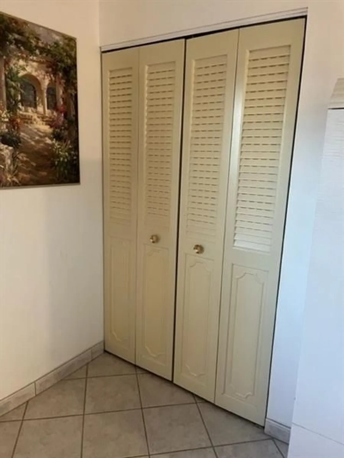 Property Slideshow image 9 of 22 | 315 se 11th ter 203, Dania Beach, FL, 33004