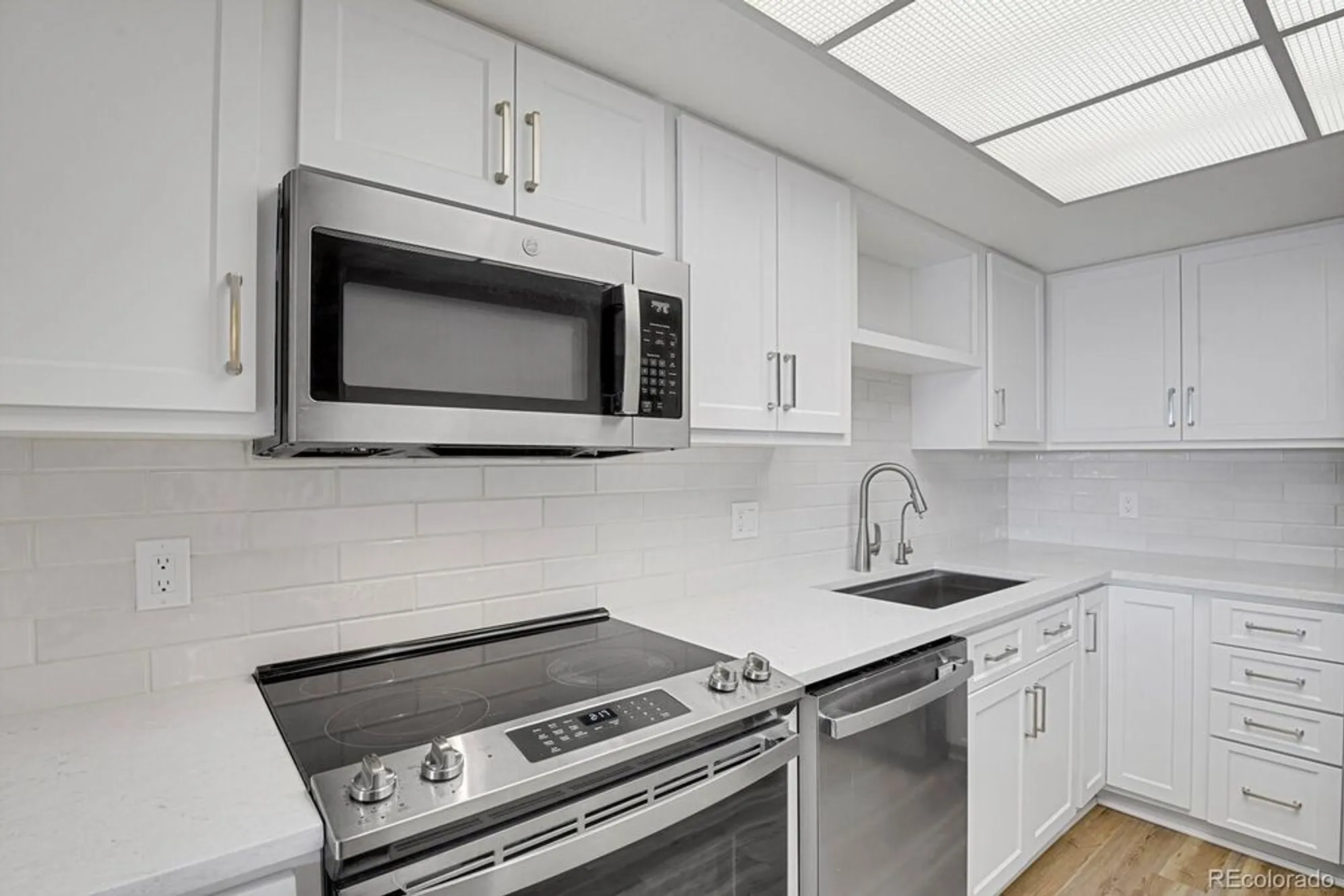 Property Slideshow image 4 of 22 | 14001 e marina dr 603, Aurora, CO, 80014