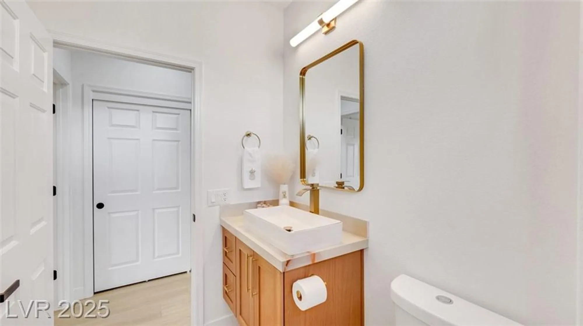 Property Slideshow image 28 of 51 | 3013 abercorn dr, Las Vegas, NV, 89134