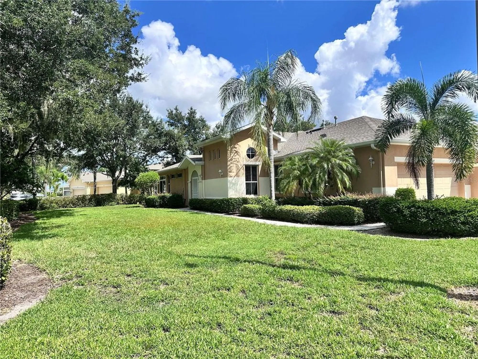 Property Slideshow image 2 of 25 | 2037 sifield greens way, Sun City Center, FL, 33573