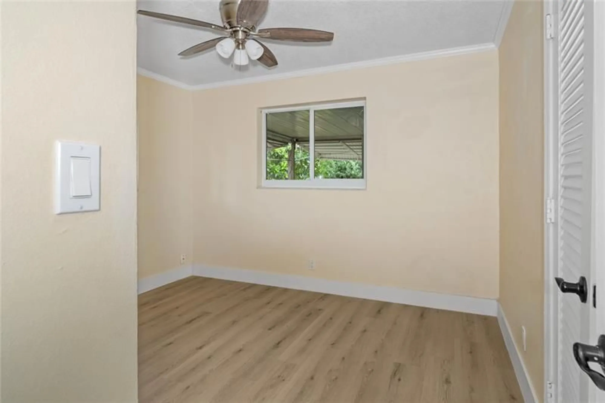 Property Slideshow image 17 of 31 | 4514 nw 49th dr, Tamarac, FL, 33319