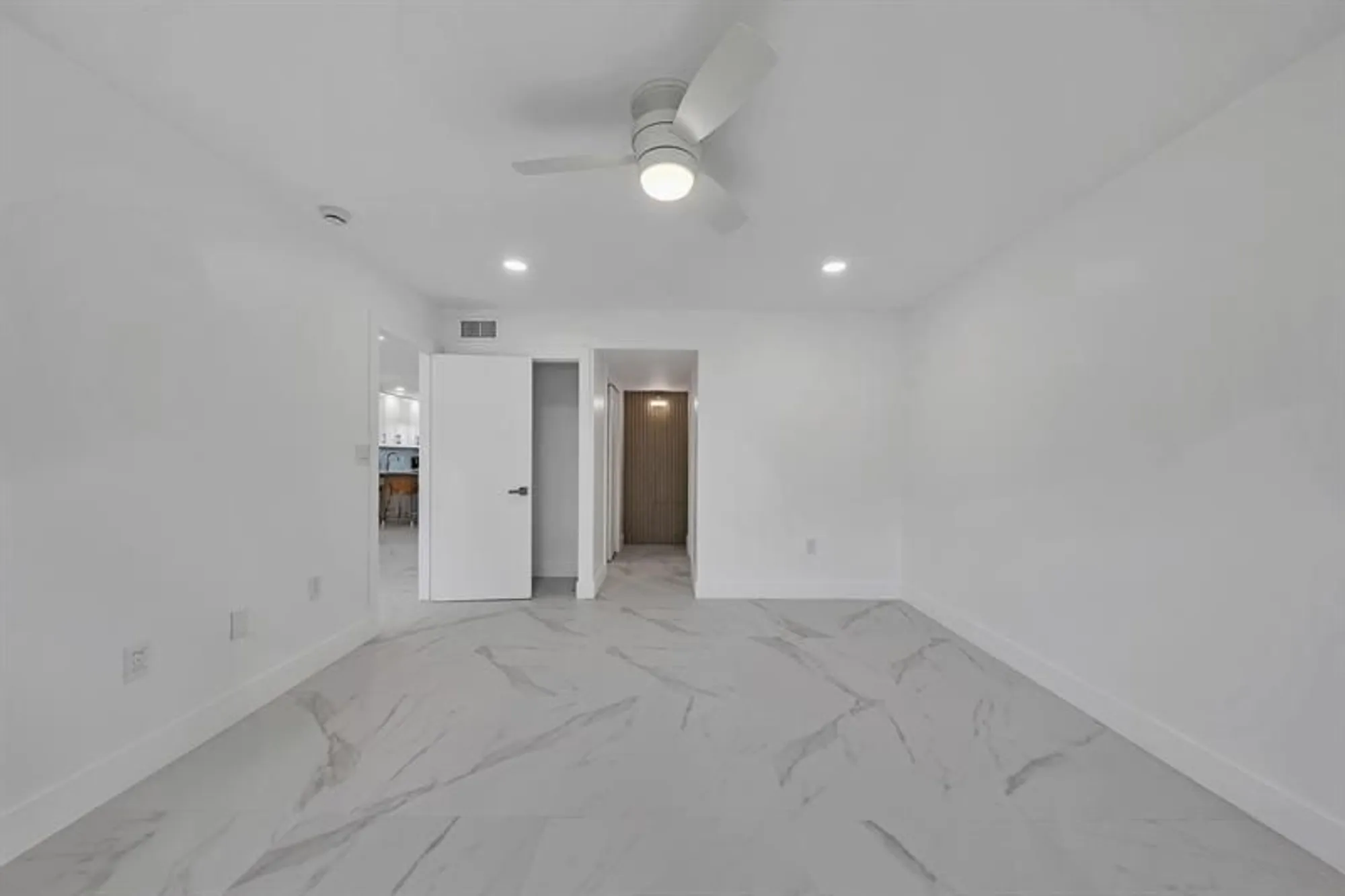 Property Slideshow image 15 of 31 | 9818 marina blvd apt 1225, Boca Raton, FL, 33428