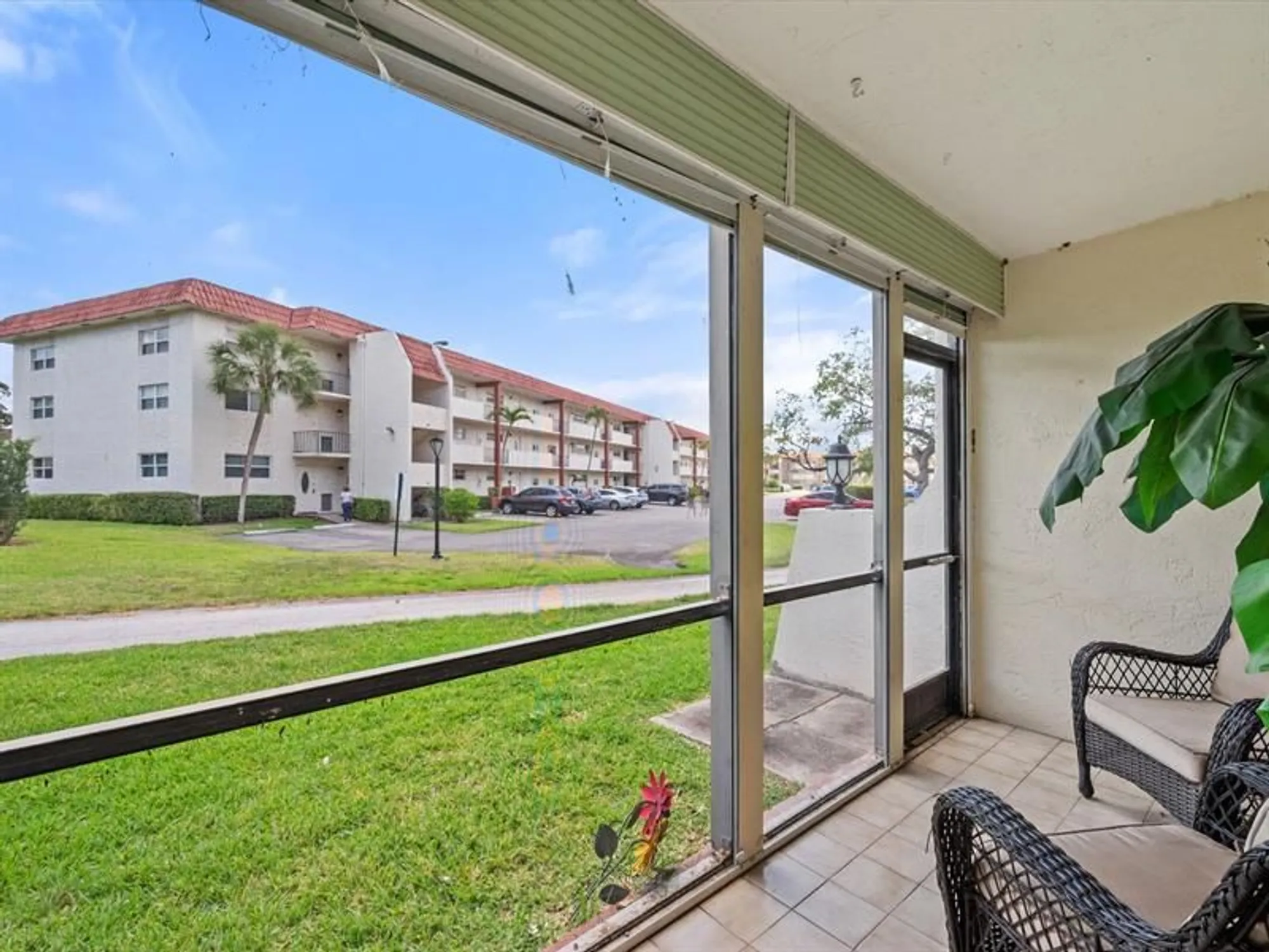 Property Slideshow image 13 of 33 | 311 s hollybrook dr apt 104, Pembroke Pines, FL, 33025