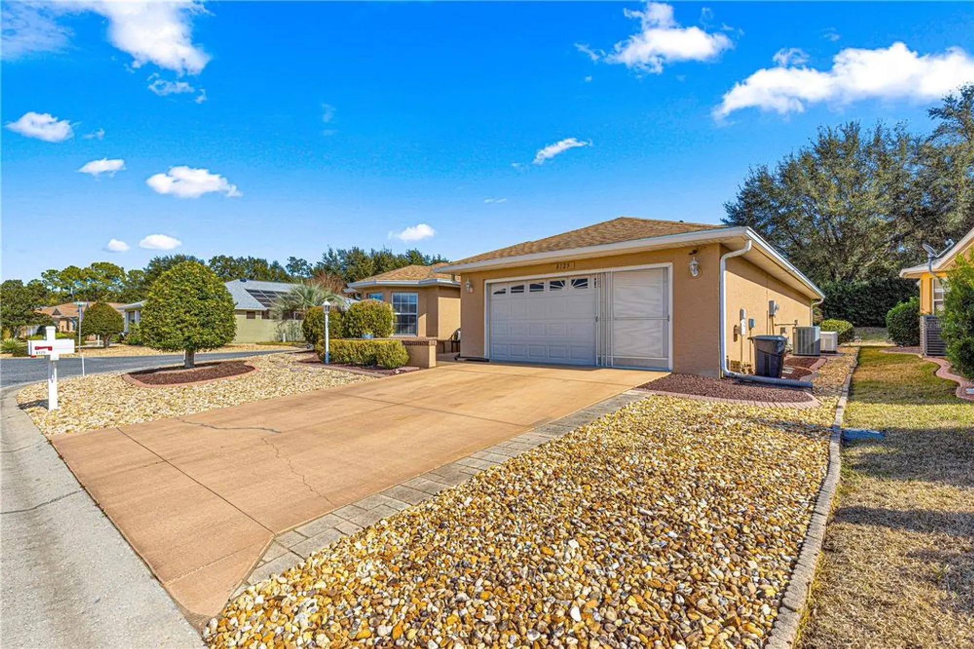 Property Slideshow image 2 of 52 | 8125 sw 81st loop, Ocala, FL, 34476