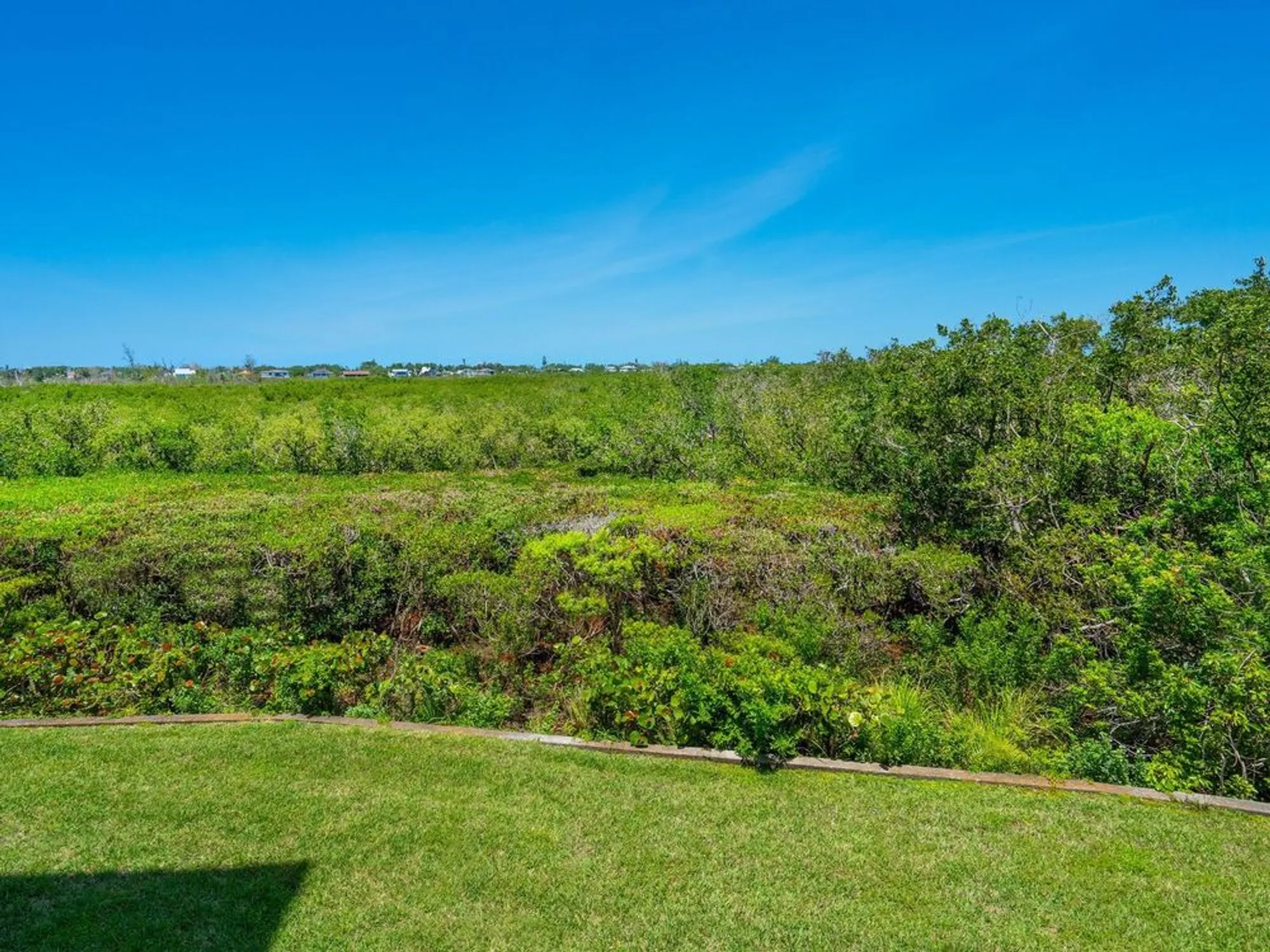 Property Slideshow image 12 of 59 | 5420 eagles point cir 106, Sarasota, FL, 34231