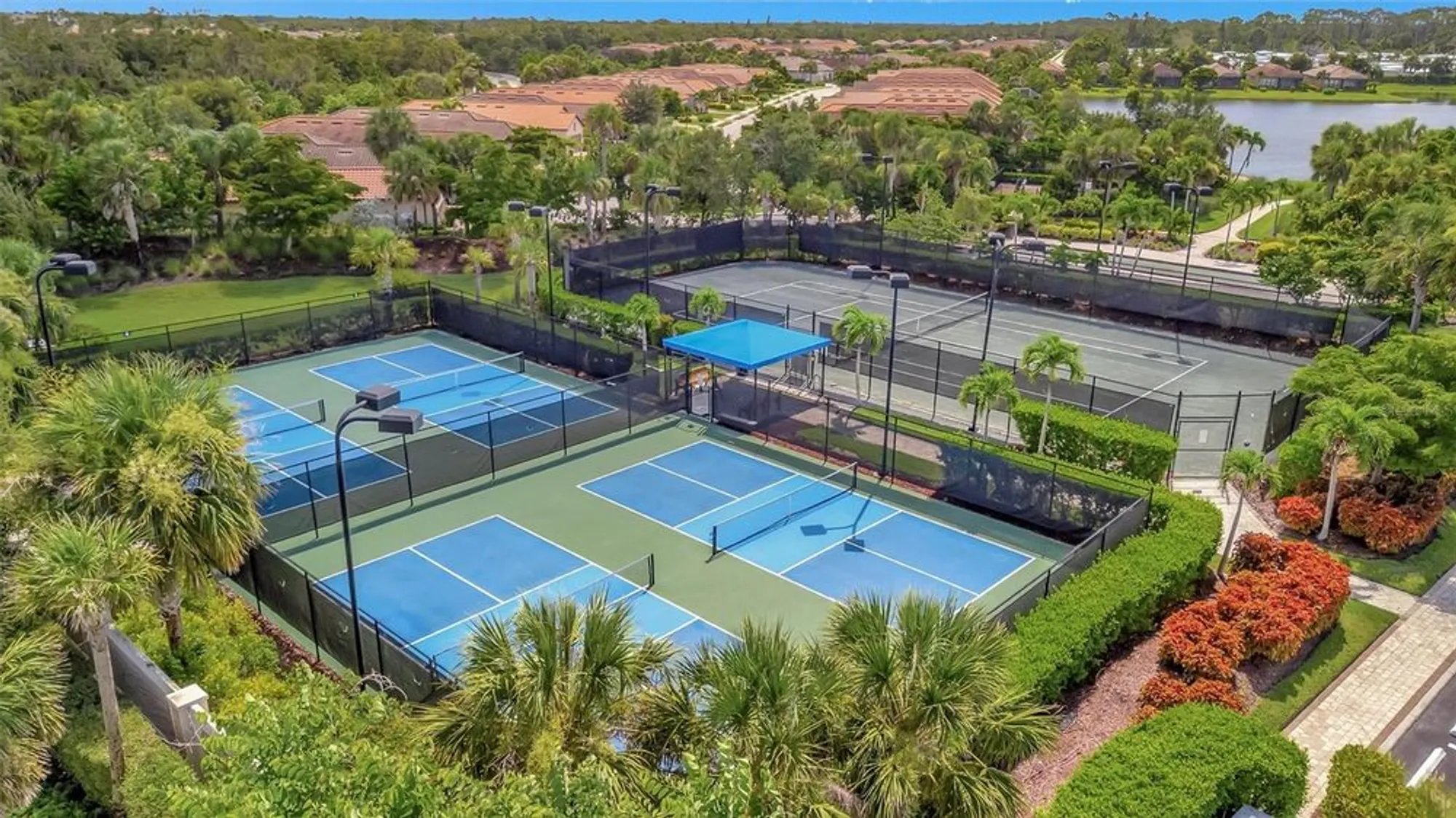 Property Slideshow image 8 of 86 | 5548 sentiero dr, Nokomis, FL, 34275