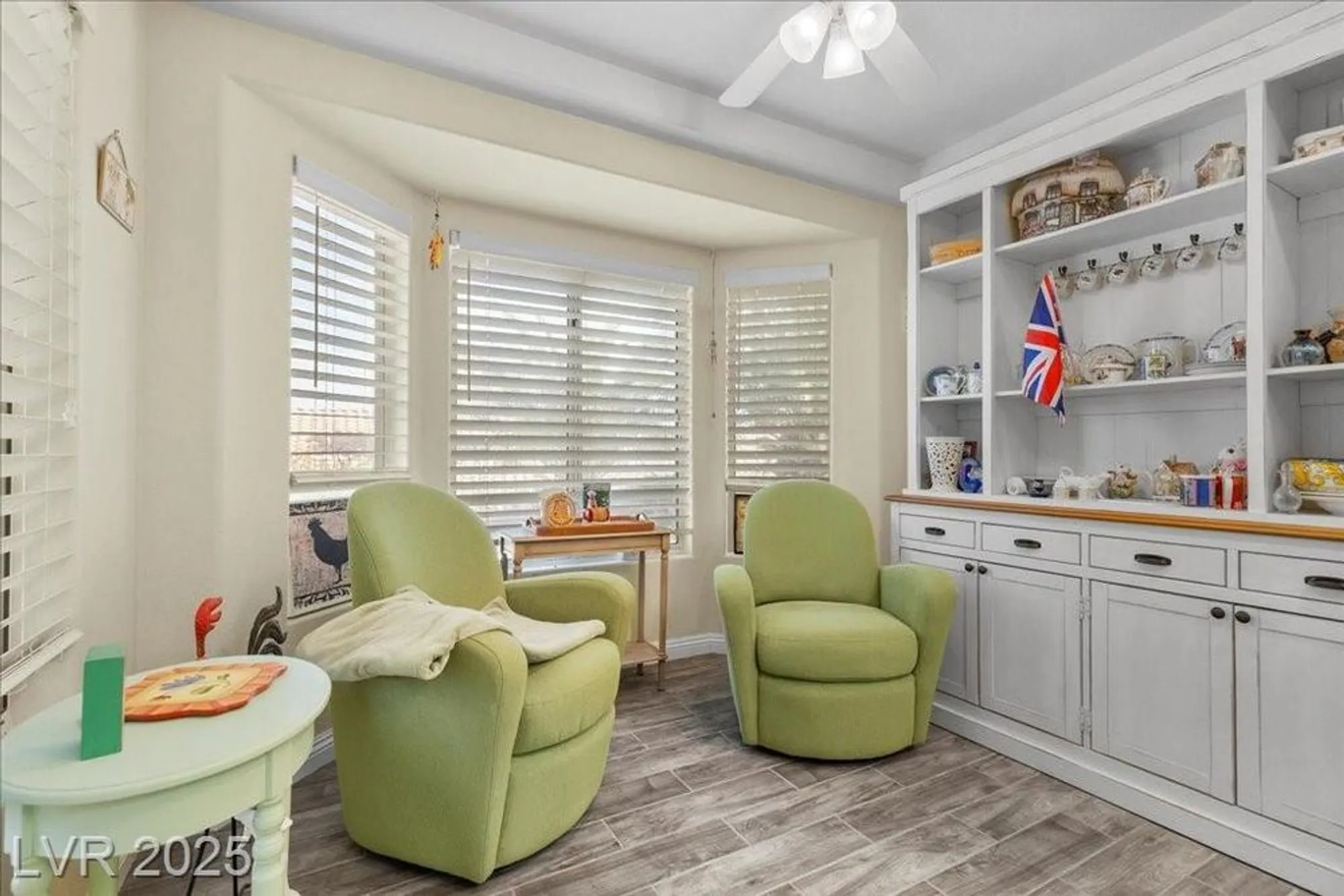 Property Slideshow image 4 of 49 | 2908 laverton dr, Las Vegas, NV, 89134