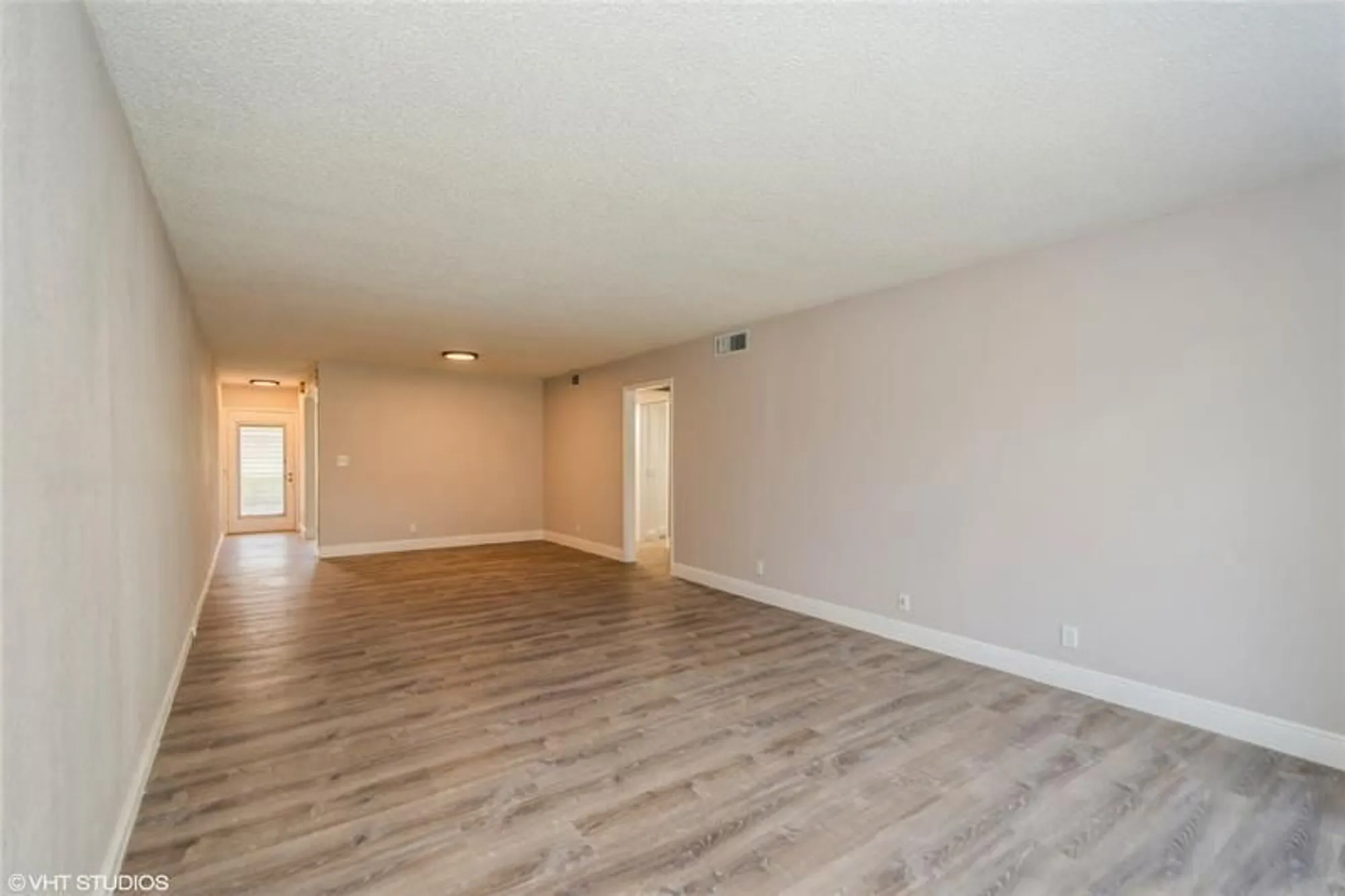 Property Slideshow image 10 of 33 | 2805 victoria way d1, Coconut Creek, FL, 33066