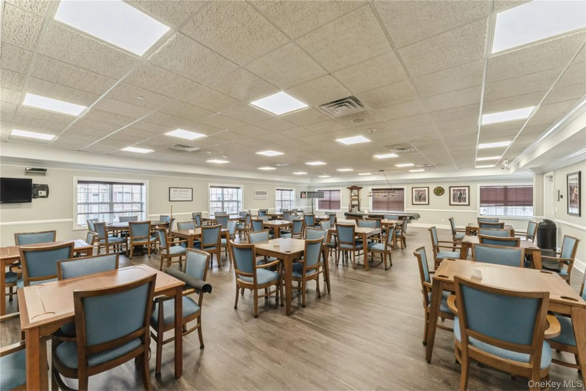 Property Slideshow image 22 of 34 | 357 spring dr, East Meadow, NY, 11554