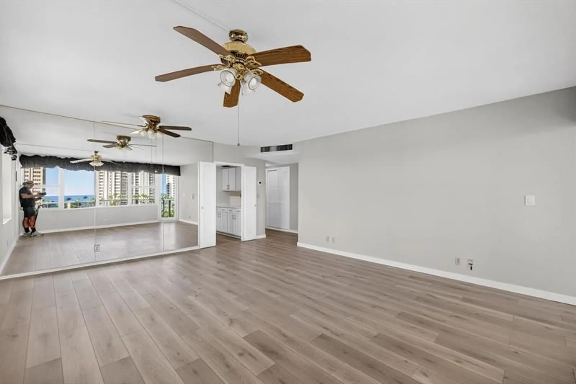 Property Slideshow image 8 of 39 | 3333 ne 34th st 615, Fort Lauderdale, FL, 33308