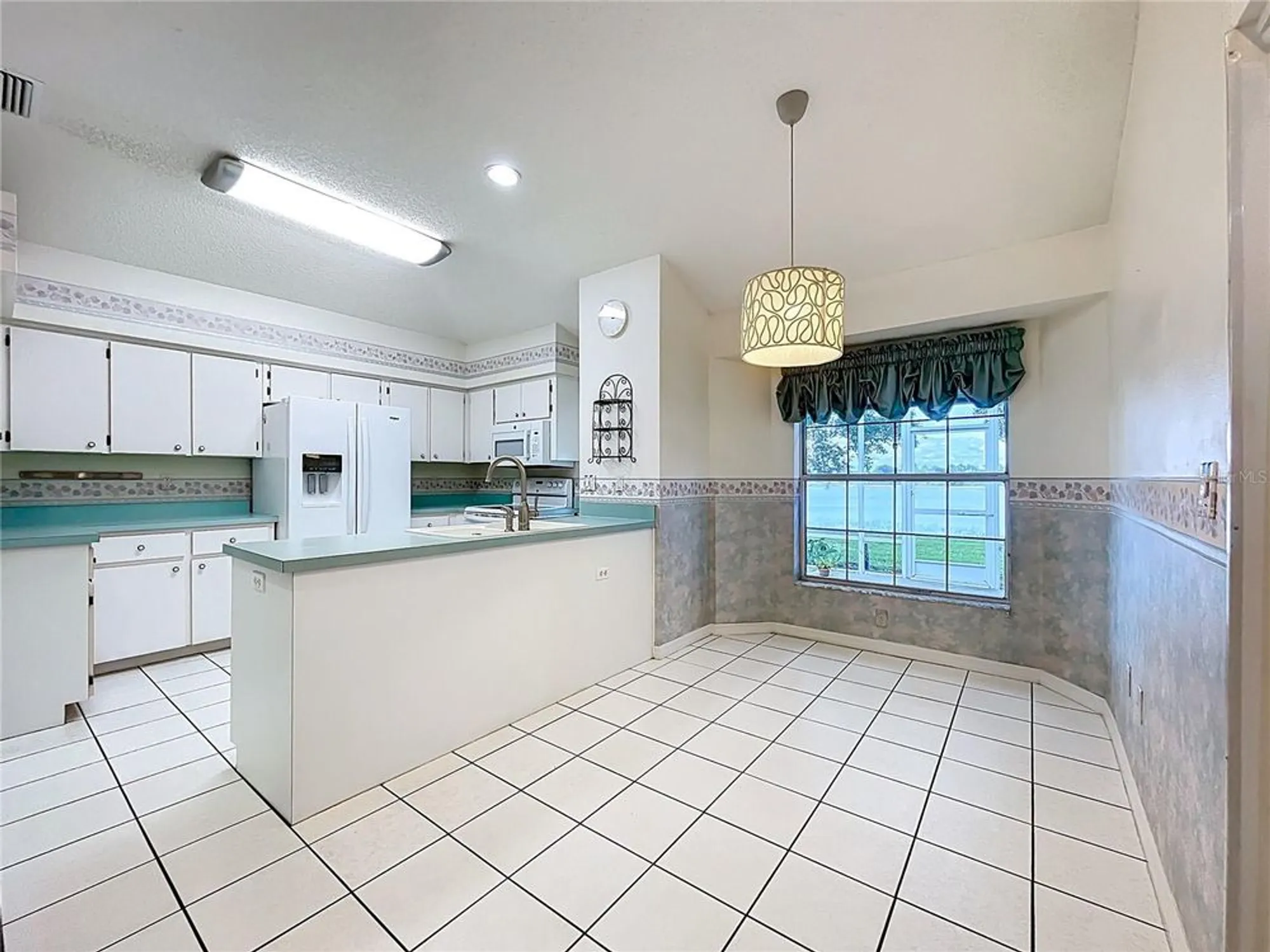 Property Slideshow image 12 of 63 | 5518 queen victoria dr, Leesburg, FL, 34748
