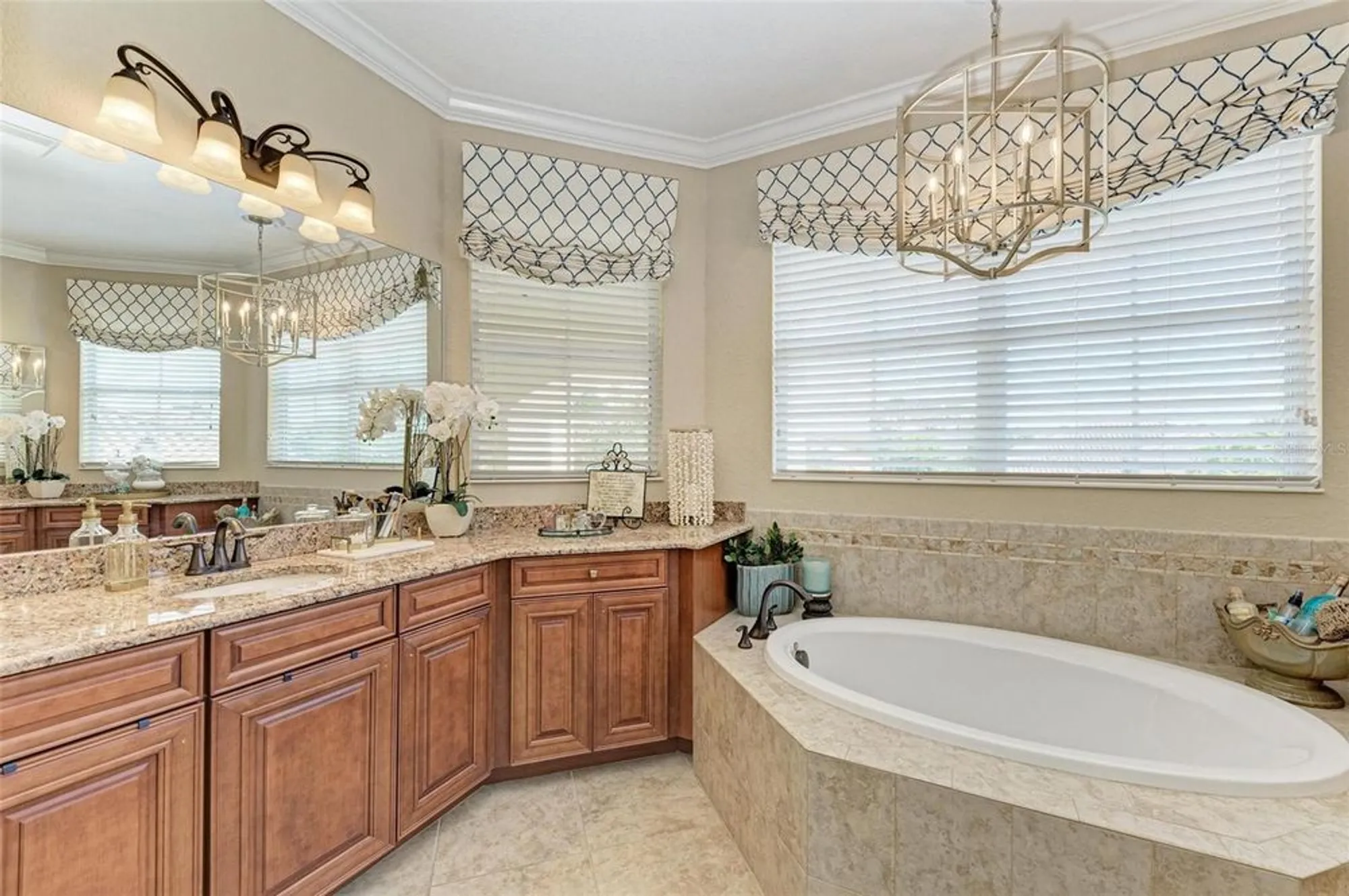Property Slideshow image 33 of 94 | 7805 heritage grand pl, Bradenton, FL, 34212