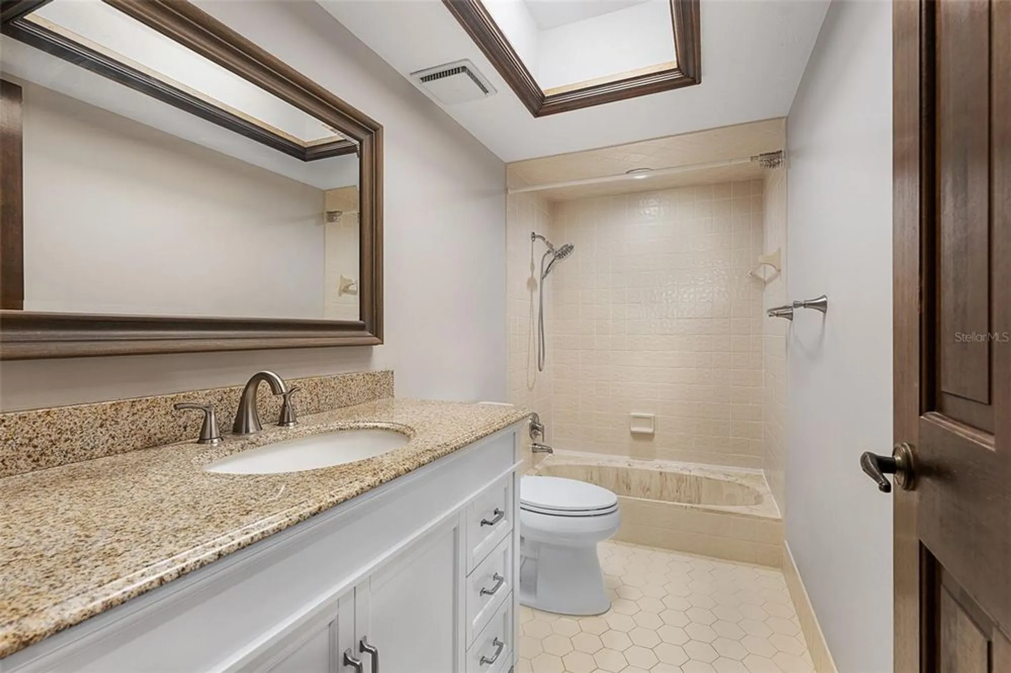 Property Slideshow image 34 of 48 | 521 pelican bay dr, Daytona Beach, FL, 32119