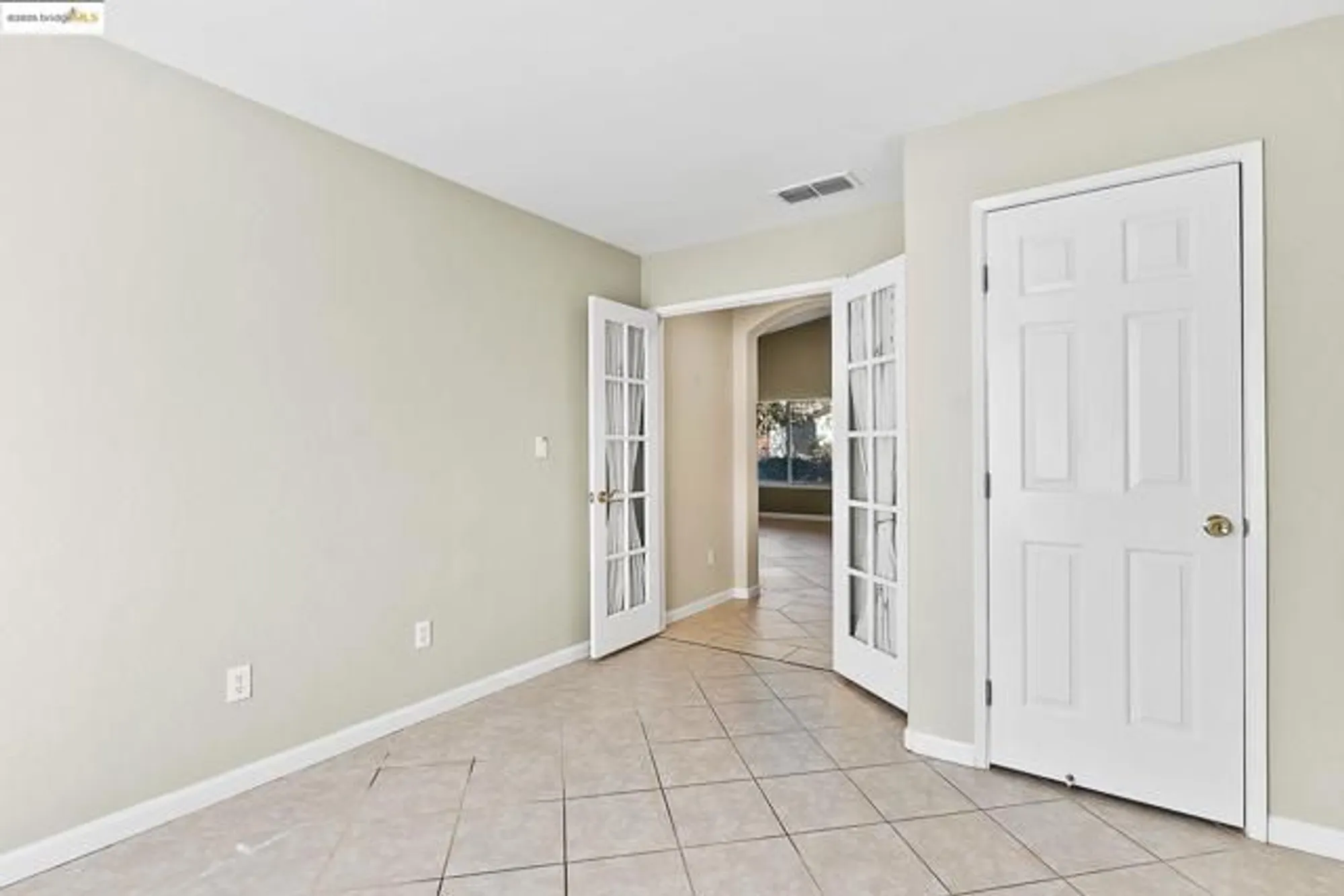 Property Slideshow image 15 of 31 | 617 twin lakes ln, Rio Vista, CA, 94571