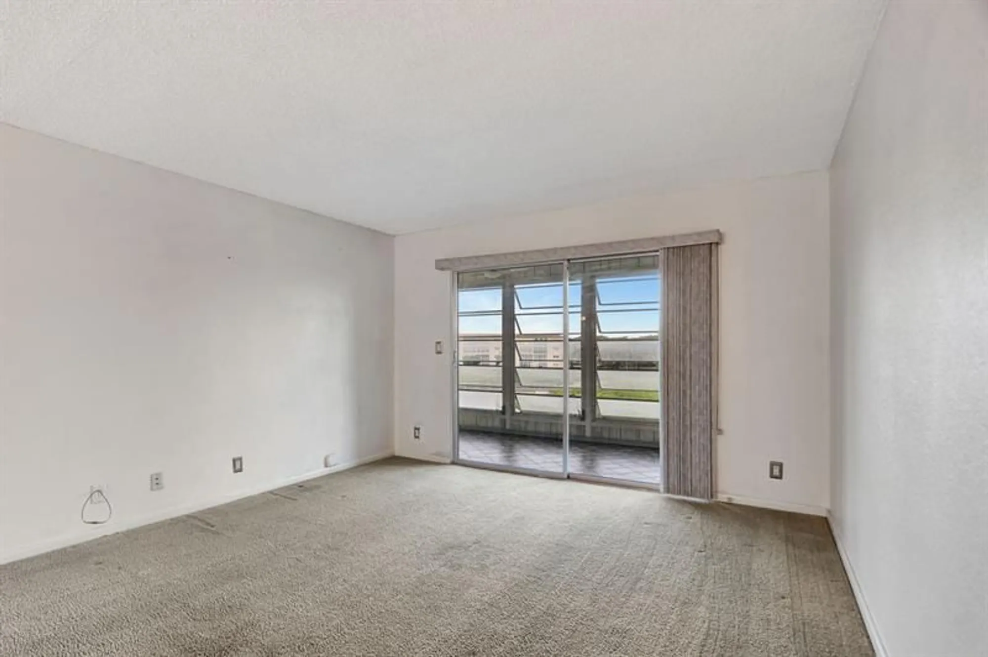 Property Slideshow image 10 of 52 | 4301 martinique cir c3, Coconut Creek, FL, 33066