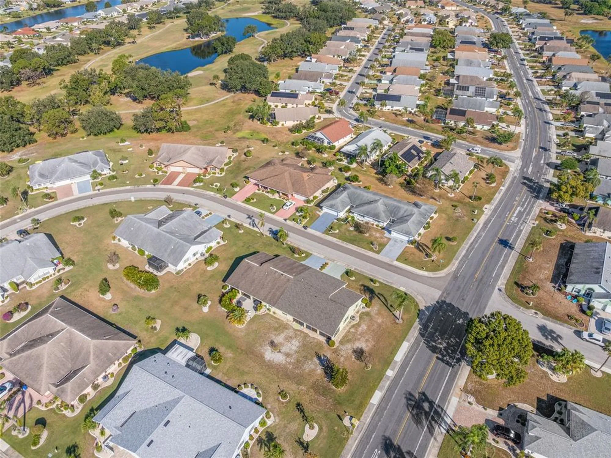 Property Slideshow image 38 of 51 | 302 linger ln, Sun City Center, FL, 33573