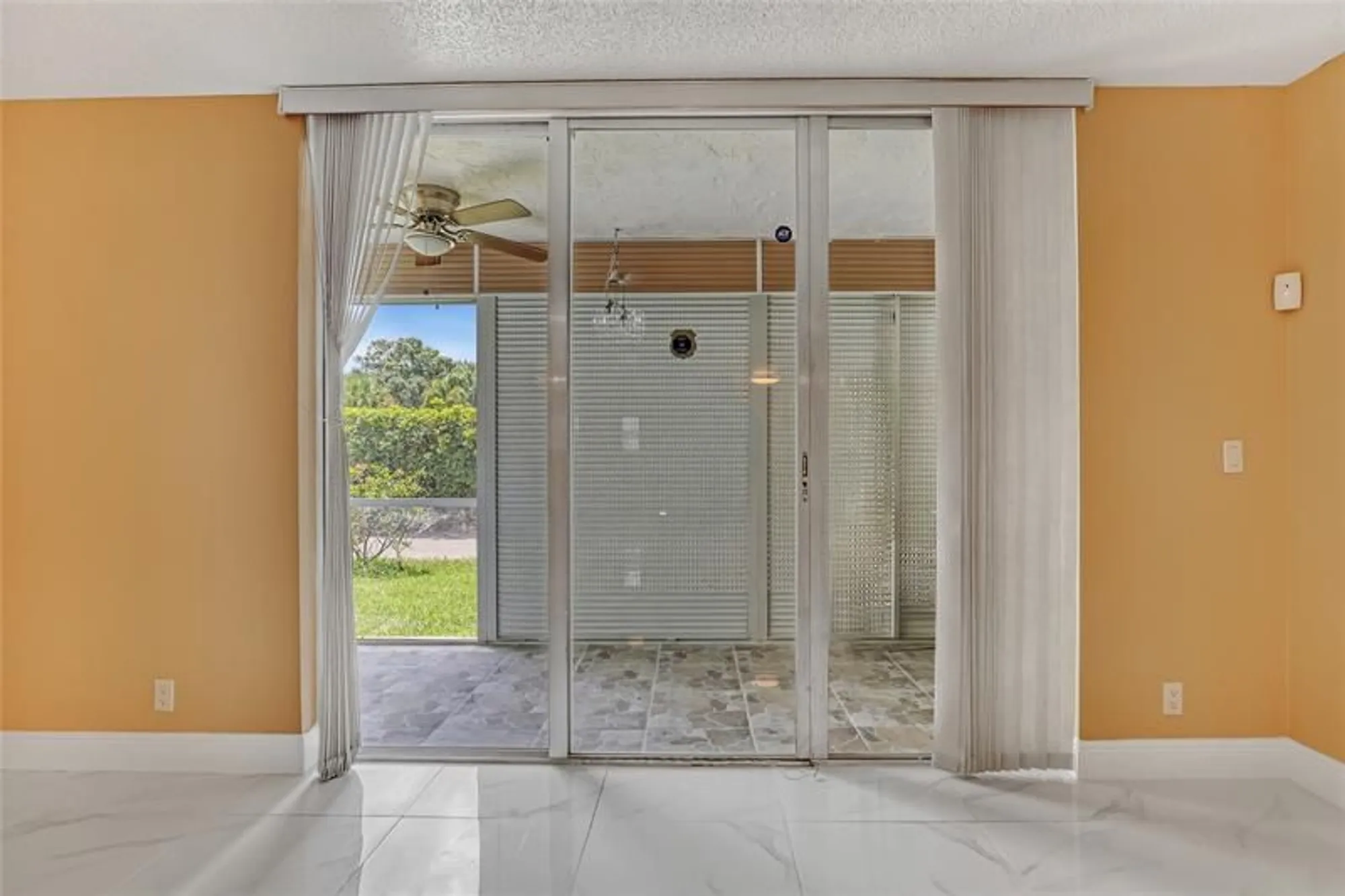 Property Slideshow image 13 of 28 | 6850 10th ave 101, Lake Worth, FL, 33467